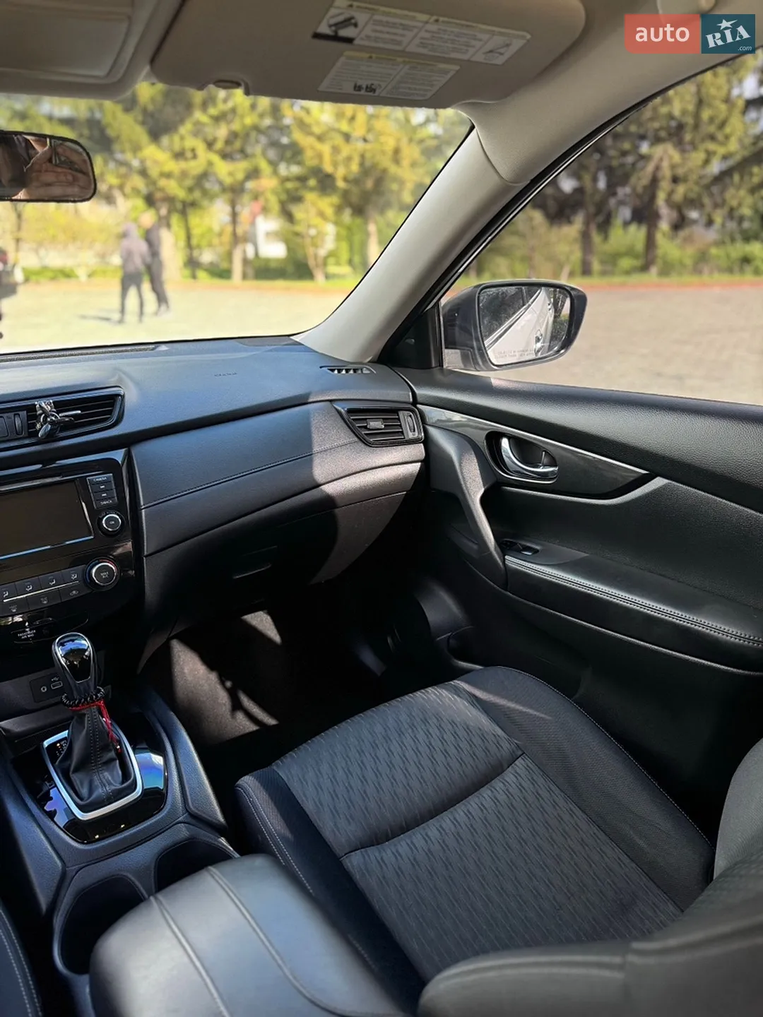 2017 Nissan Rogue - мініатюра 27