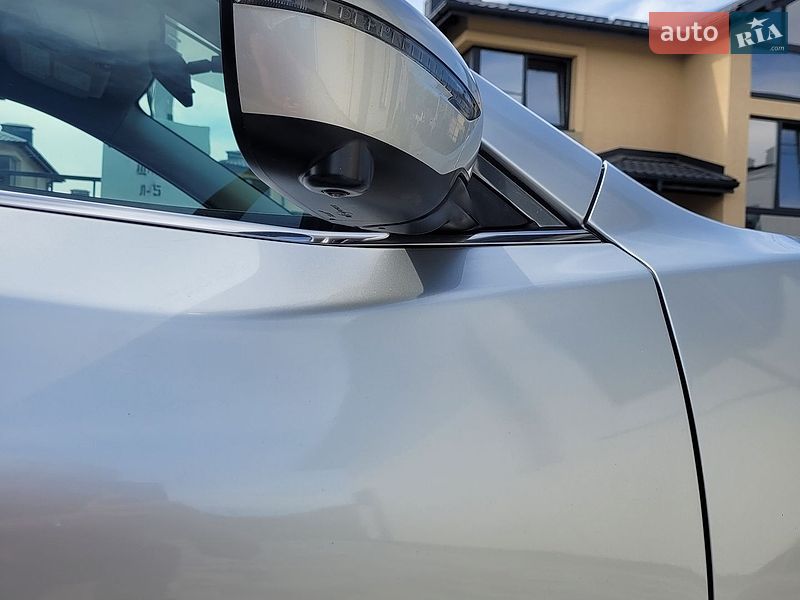 Внедорожник / Кроссовер Nissan Rogue 2018 в Киеве