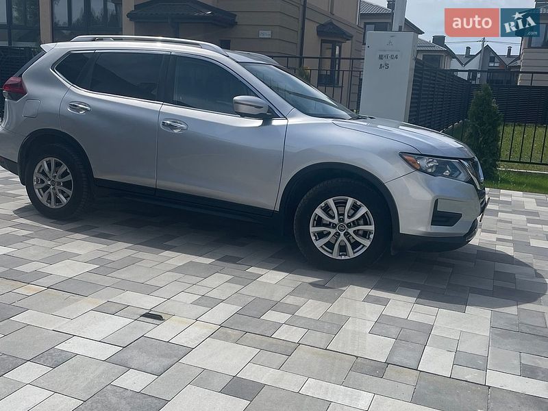 Внедорожник / Кроссовер Nissan Rogue 2018 в Киеве
