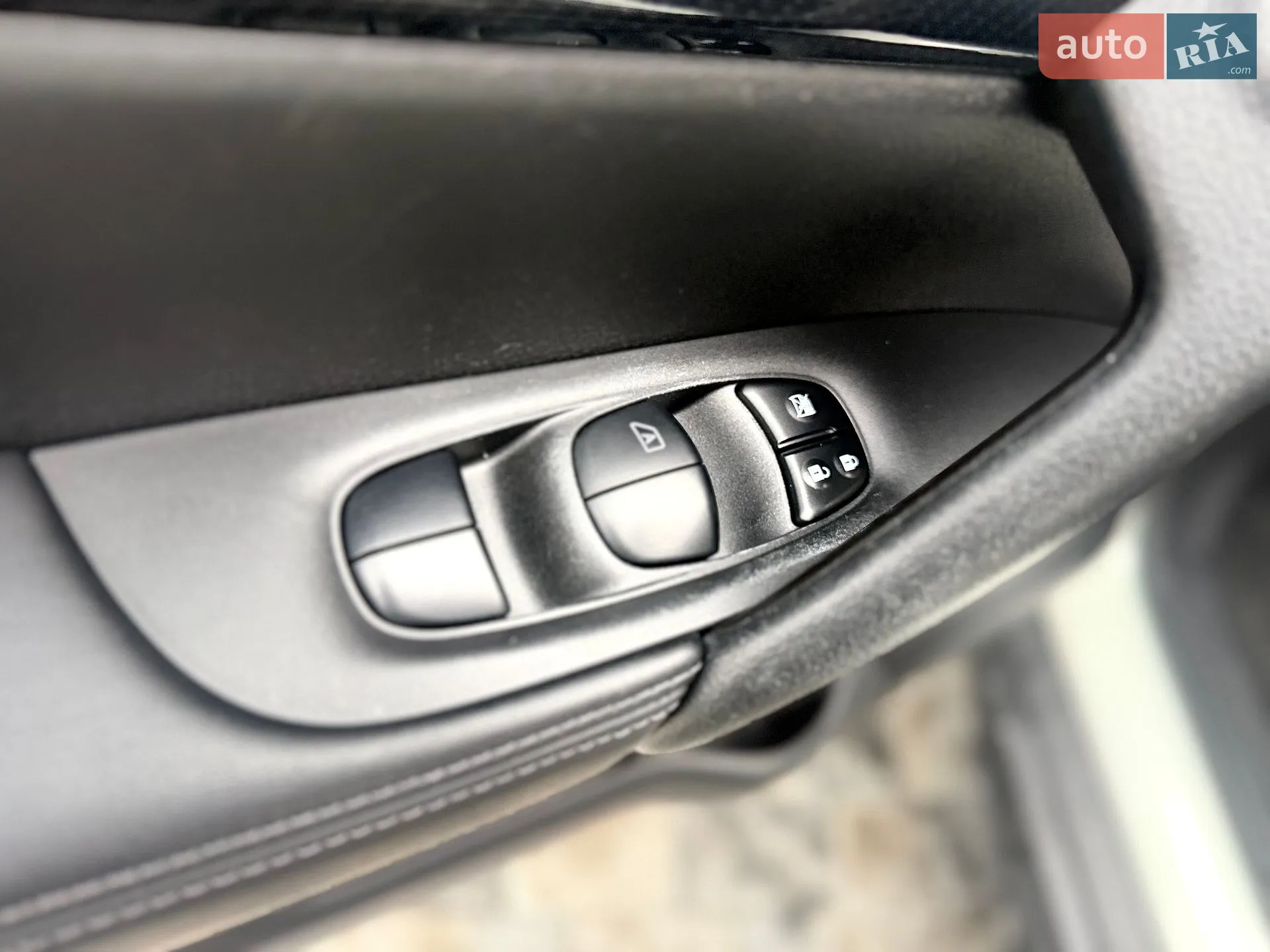 2018 Nissan Rogue - мініатюра 21