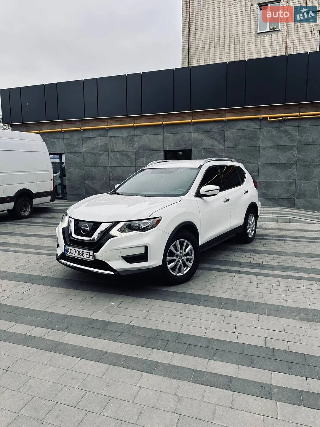 2017 Nissan Rogue - фото 1