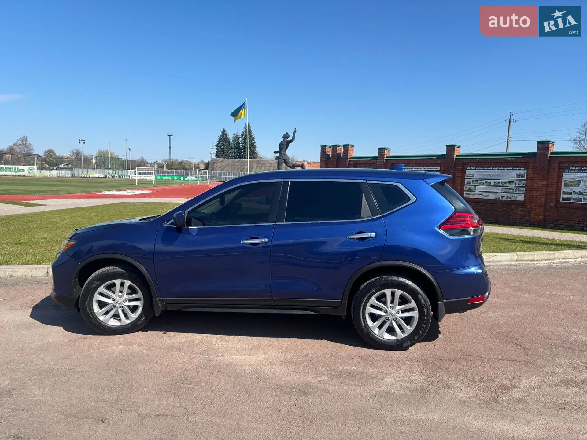 2017 Nissan Rogue - мініатюра 2