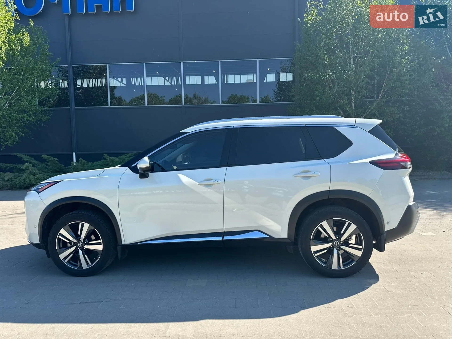 2021 Nissan Rogue - мініатюра 4