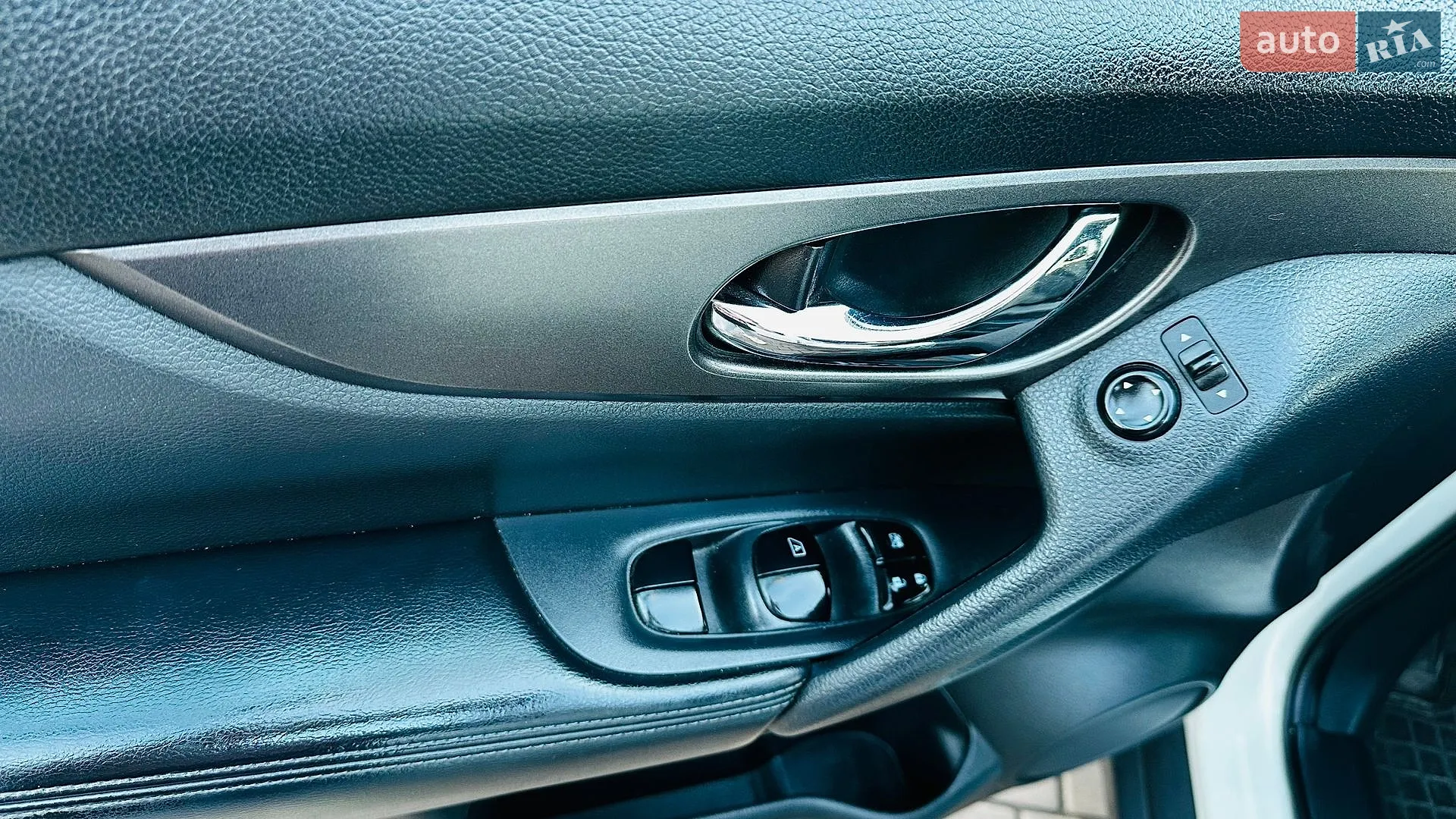 2016 Nissan Rogue - мініатюра 18