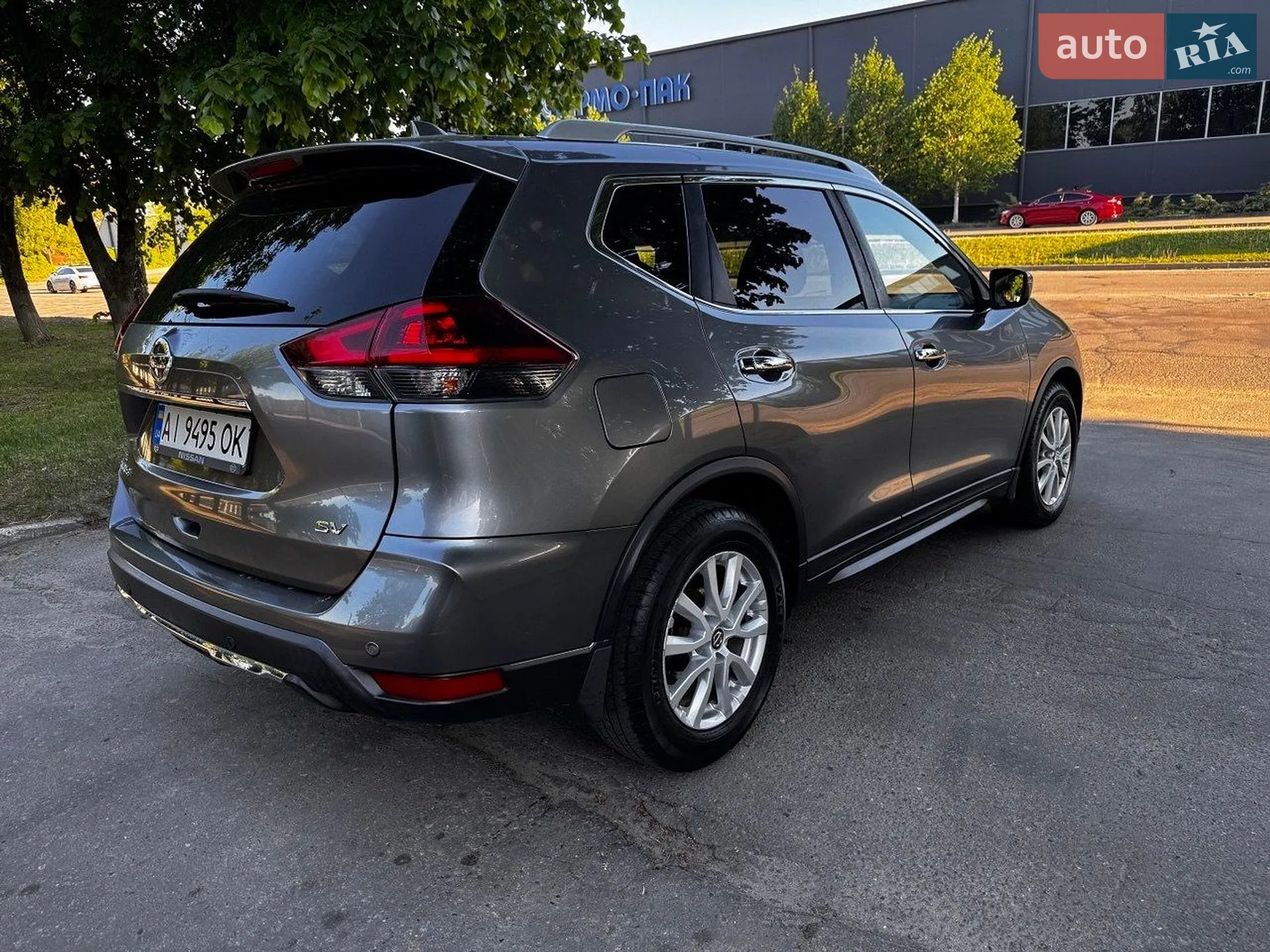 2018 Nissan Rogue - мініатюра 2