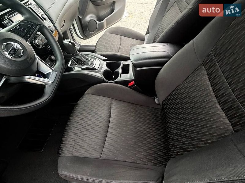 Внедорожник / Кроссовер Nissan Rogue 2020 в Полтаве