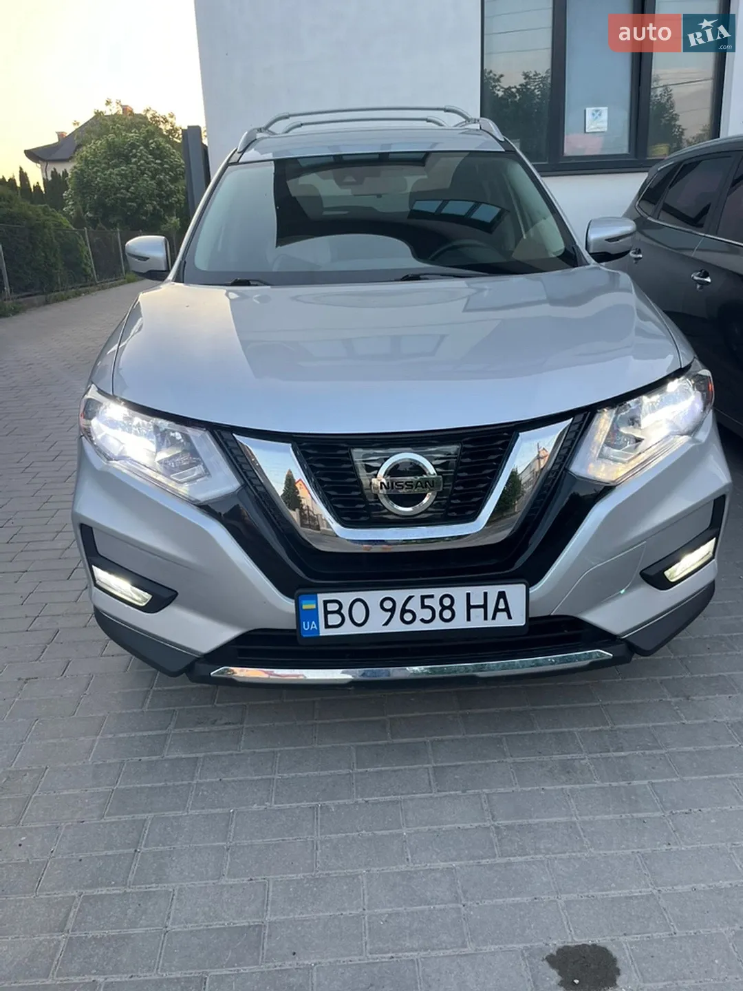 2019 Nissan Rogue - мініатюра 2