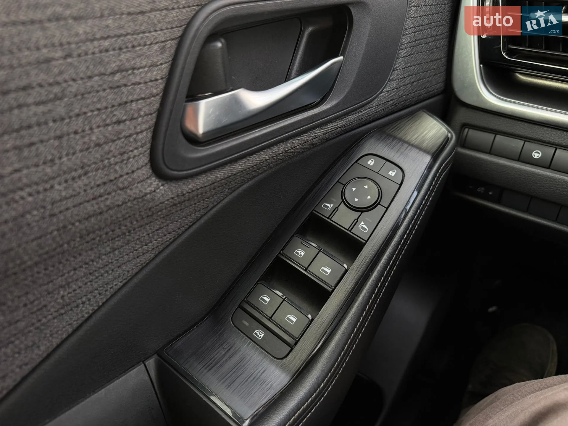 2021 Nissan Rogue - мініатюра 17