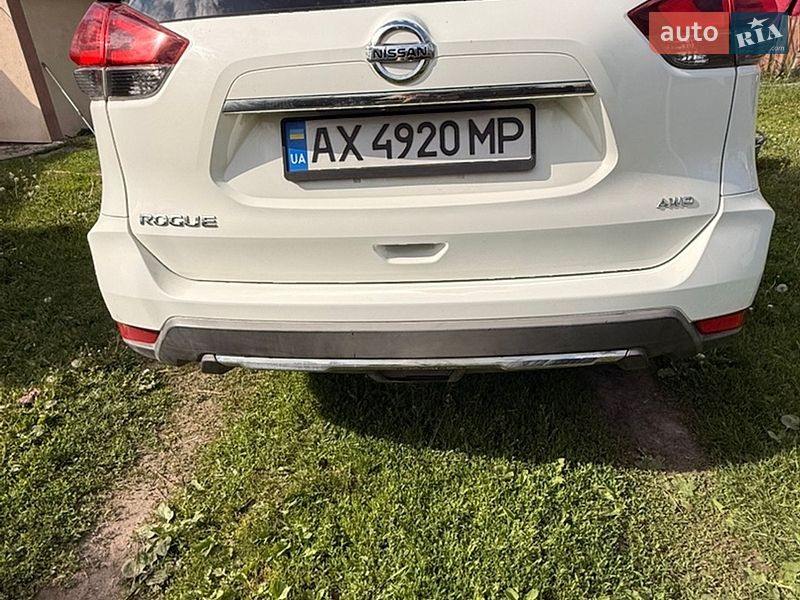 Внедорожник / Кроссовер Nissan Rogue 2017 в Харькове
