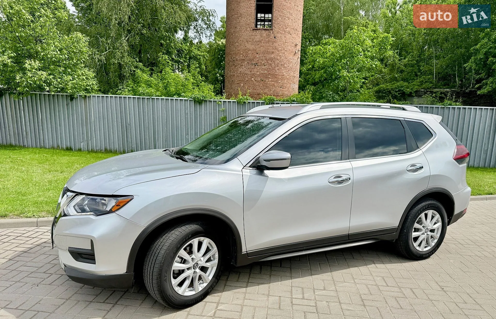 2018 Nissan Rogue - мініатюра 2