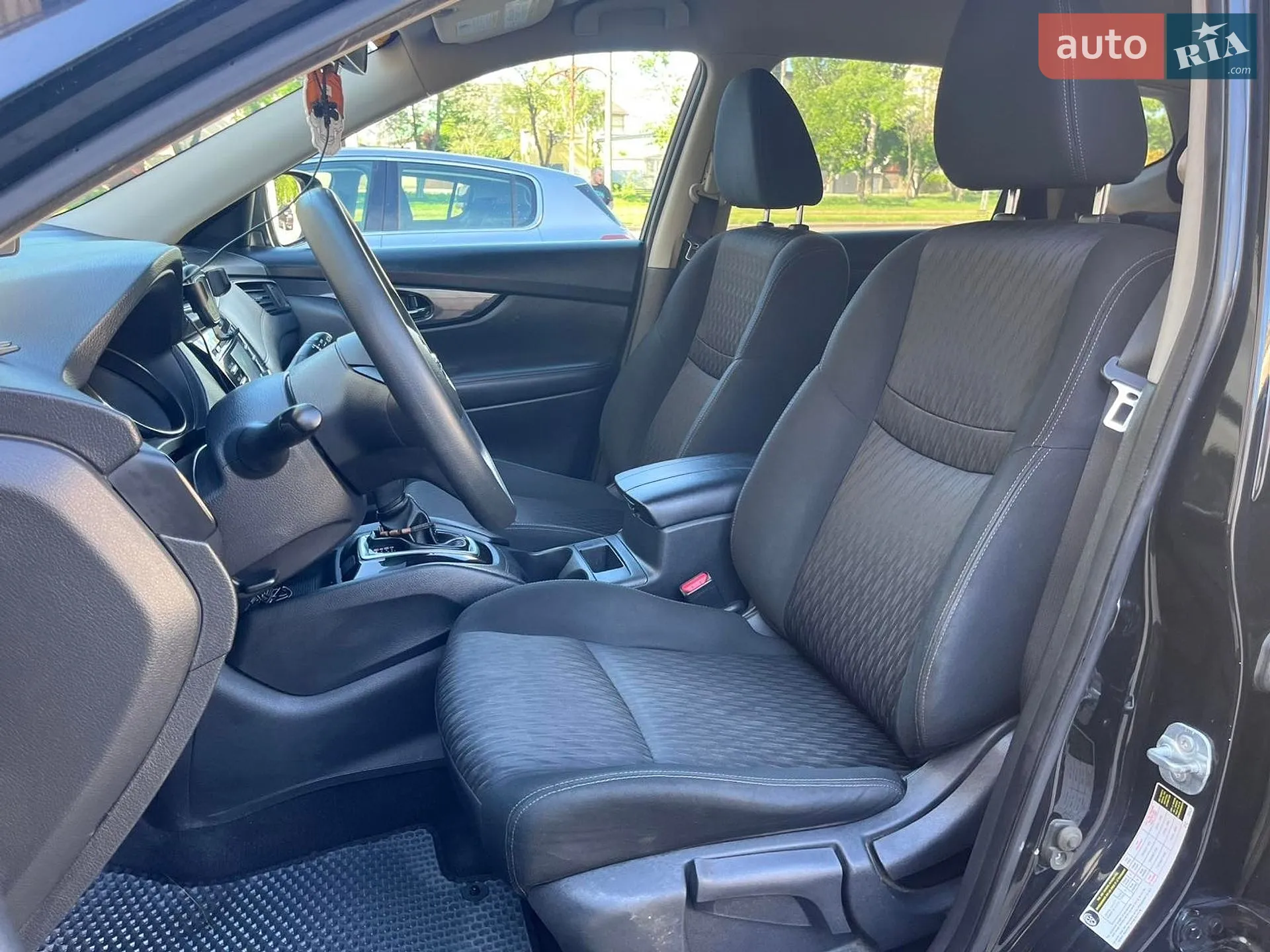 2016 Nissan Rogue - мініатюра 16