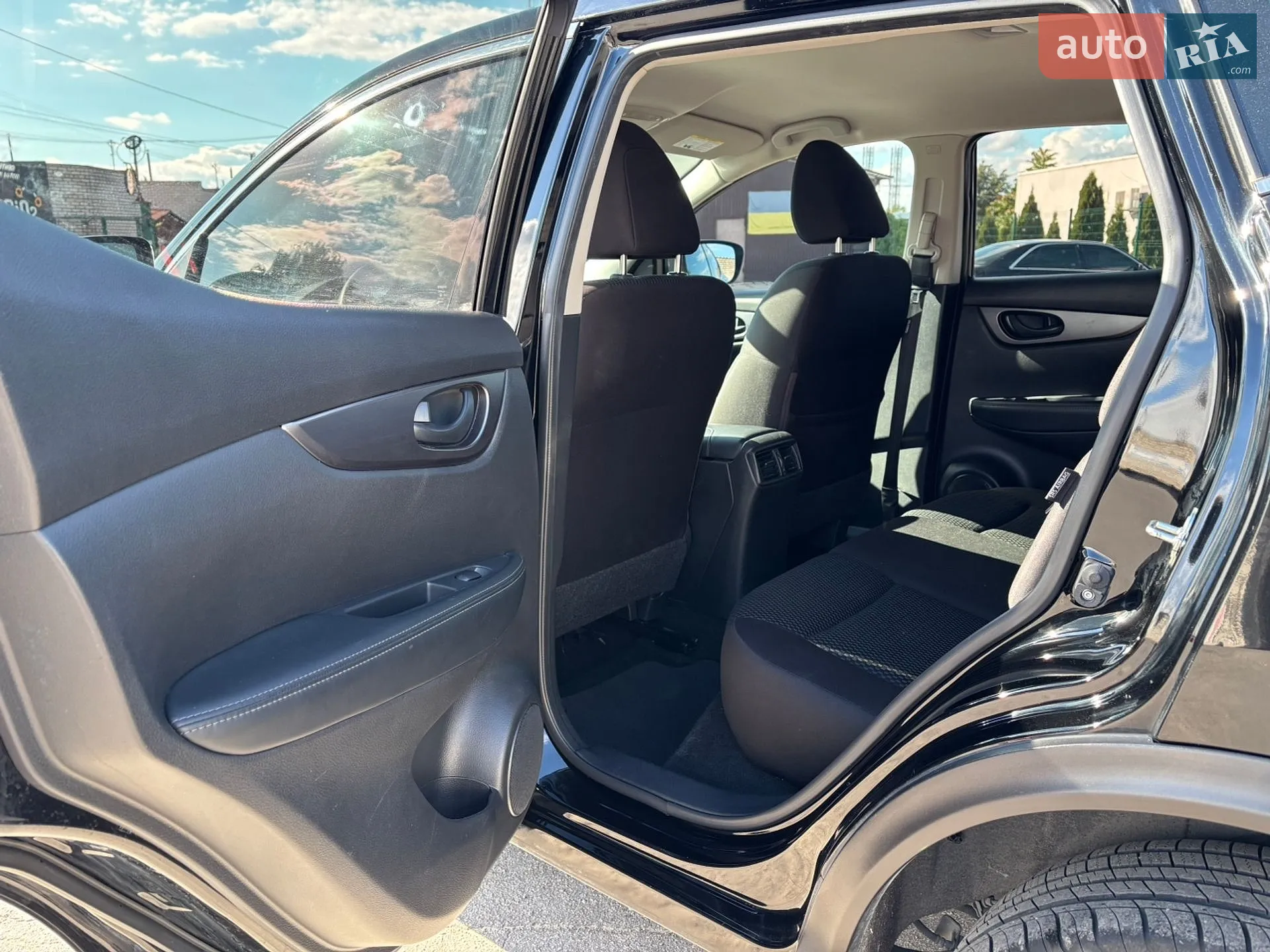 2019 Nissan Rogue - мініатюра 17