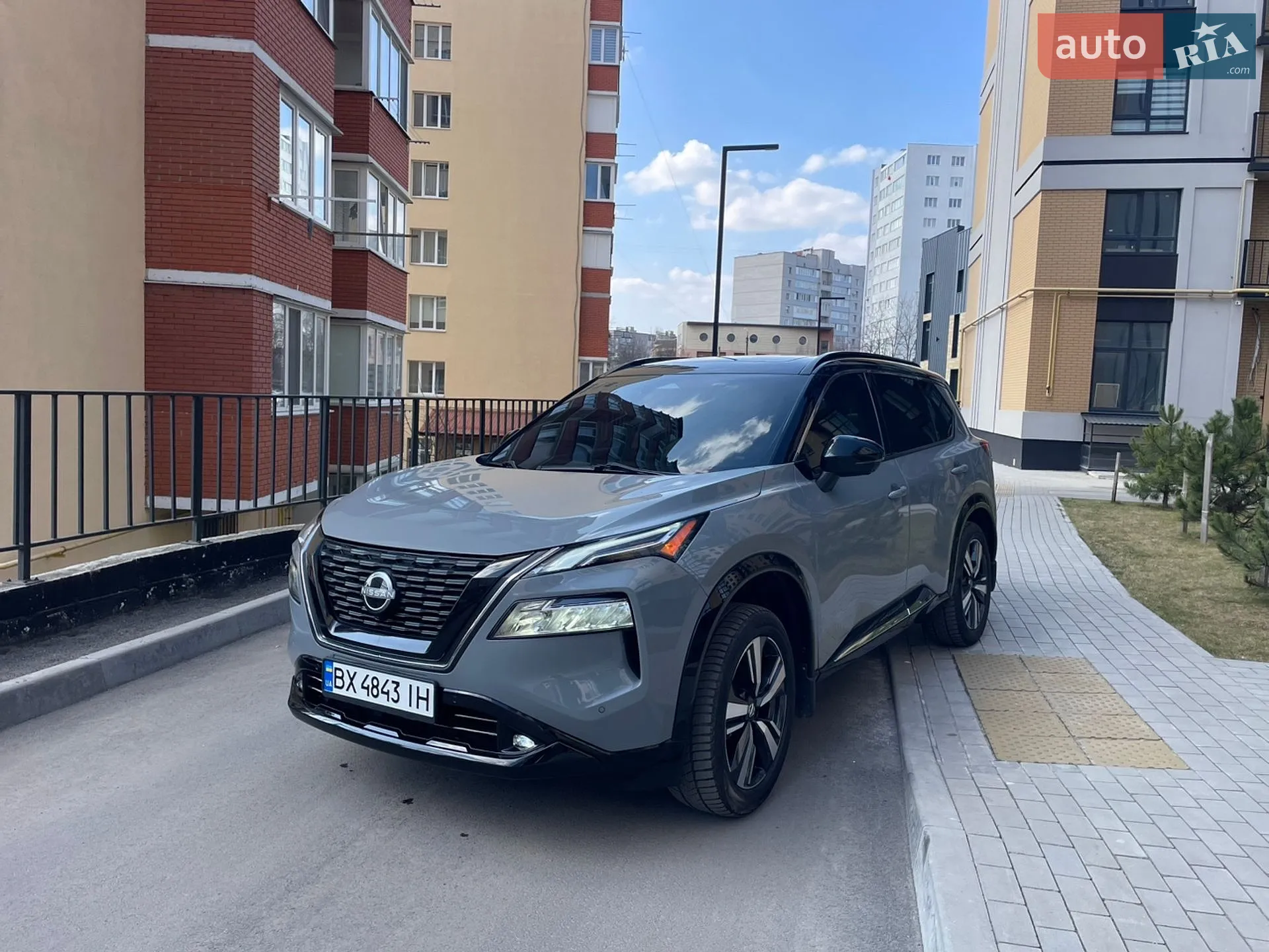 2021 Nissan Rogue - мініатюра 2