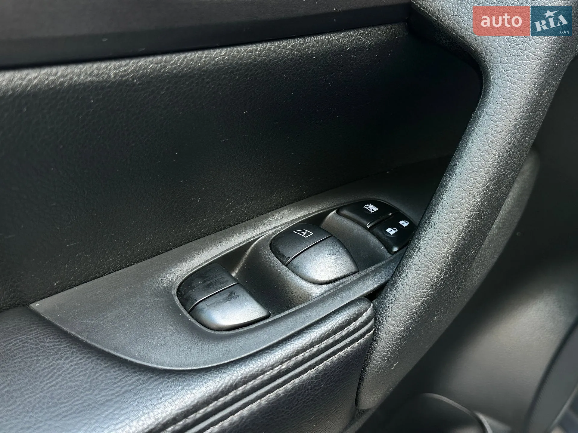 2016 Nissan Rogue - мініатюра 41