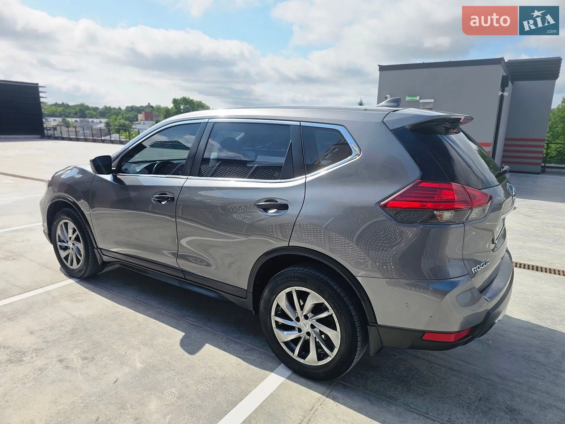 2017 Nissan Rogue - мініатюра 2