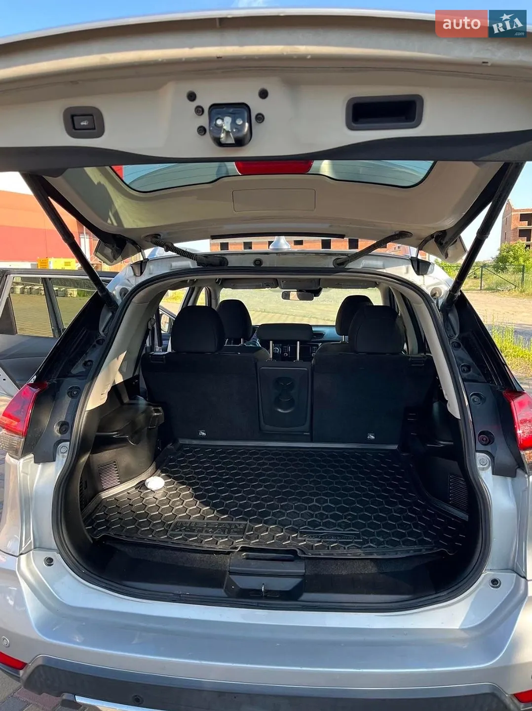 2019 Nissan Rogue - мініатюра 10
