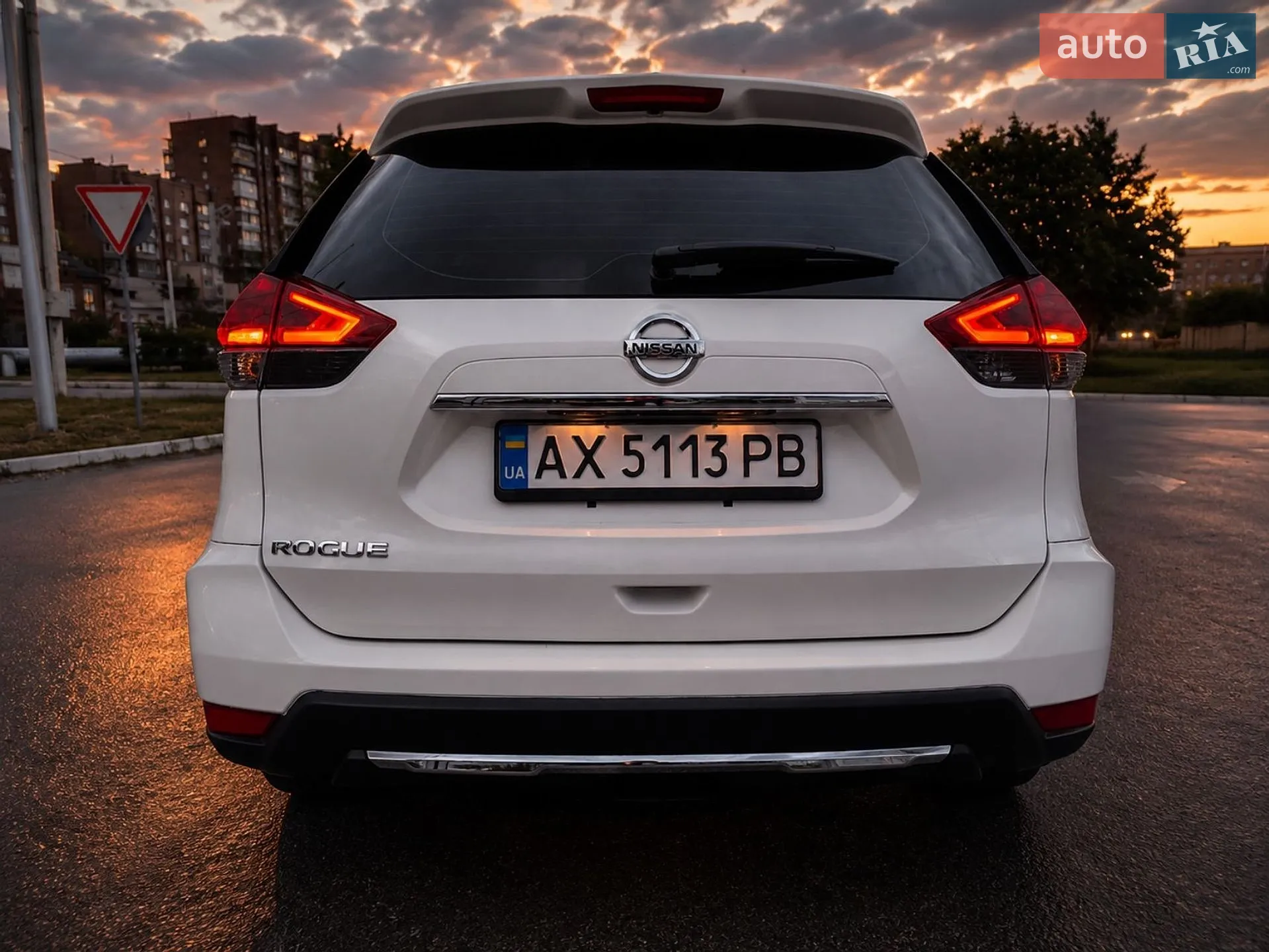2020 Nissan Rogue - мініатюра 2