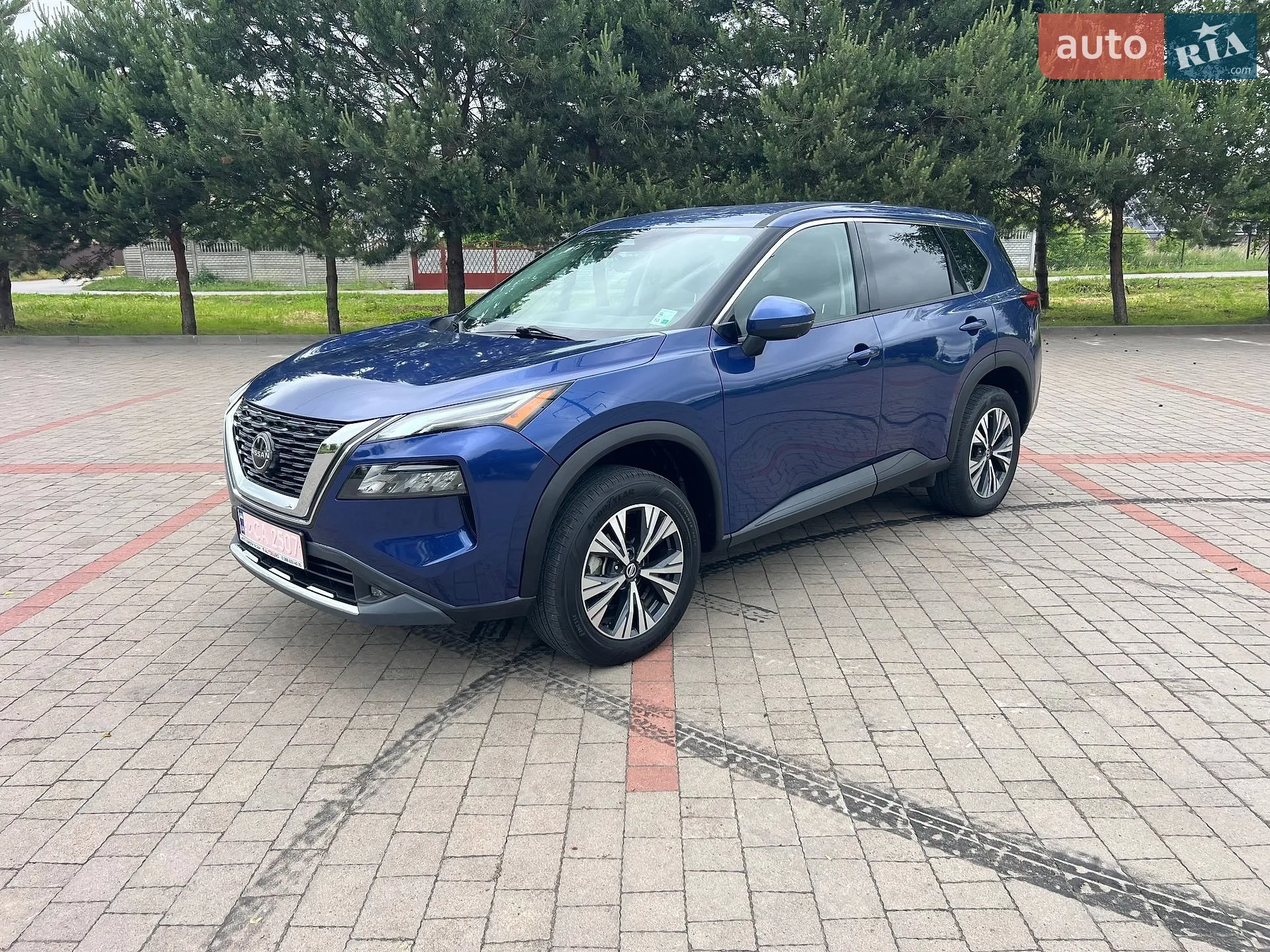 2021 Nissan Rogue - мініатюра 2