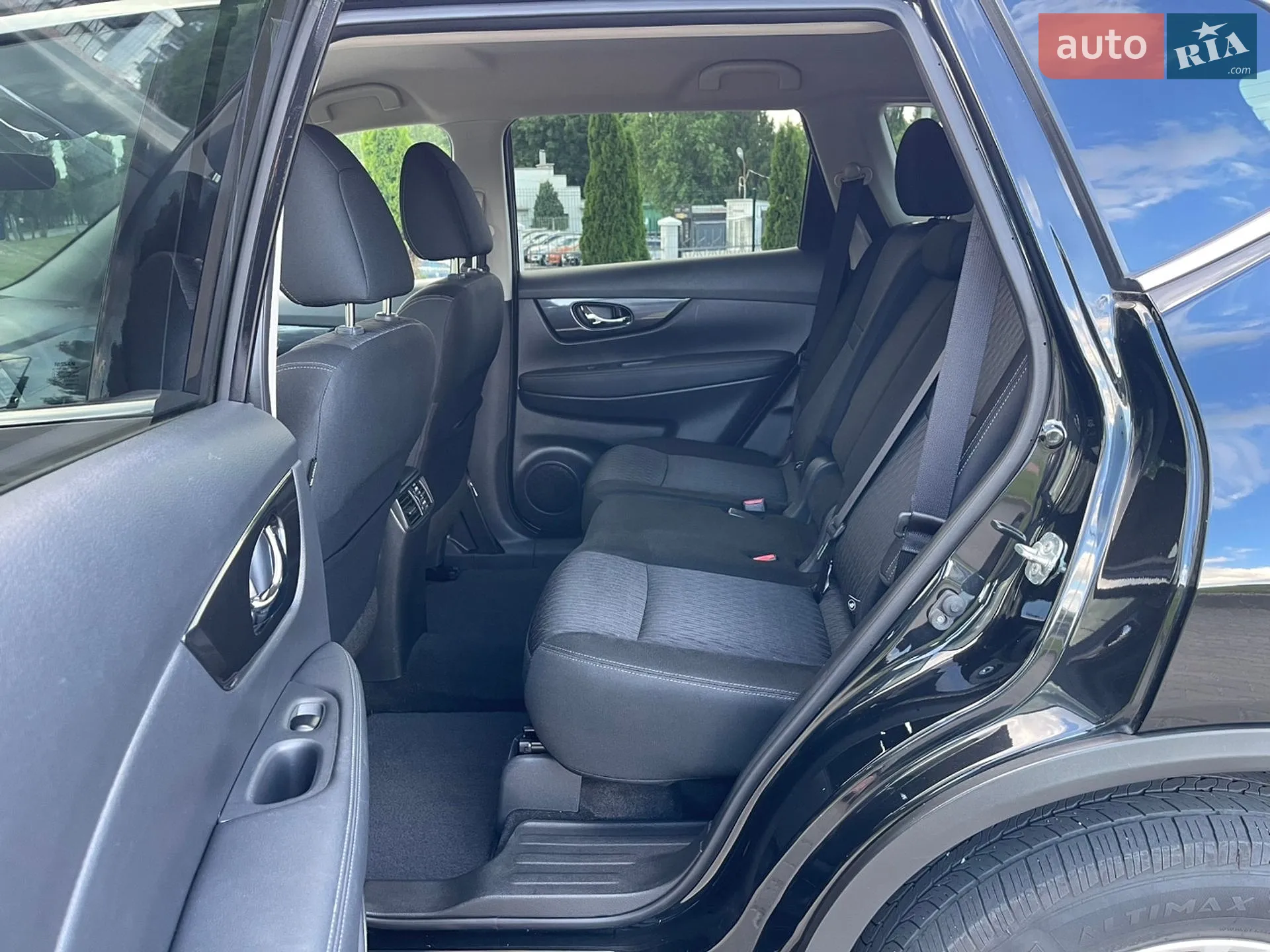 2018 Nissan Rogue - мініатюра 16