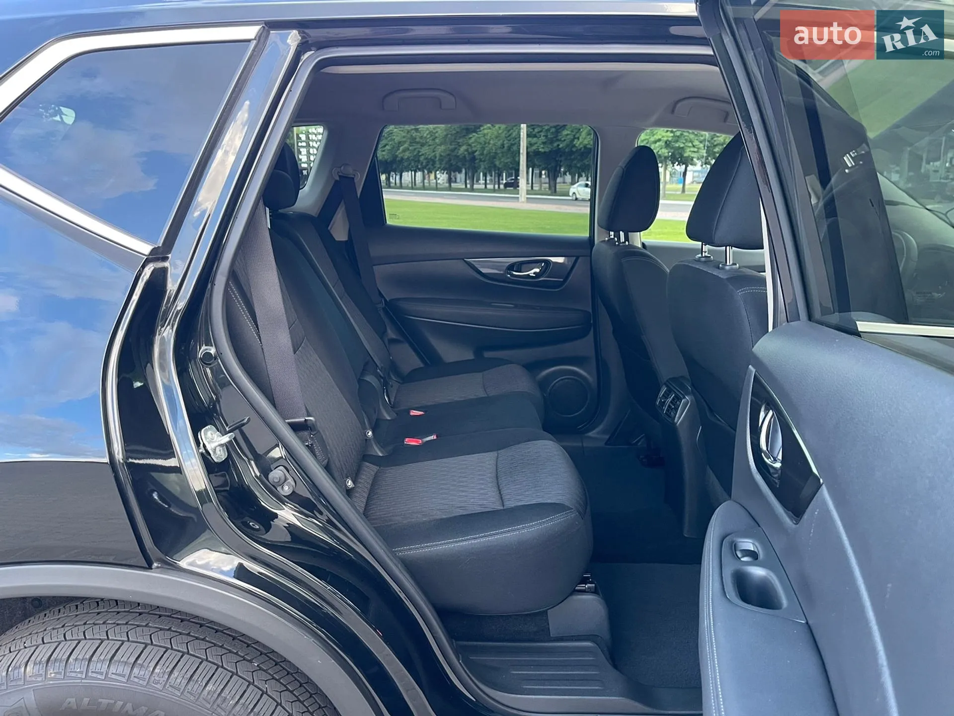 2018 Nissan Rogue - мініатюра 25