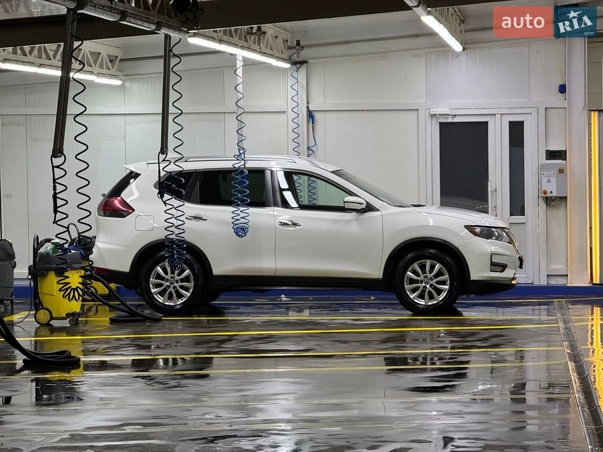 2017 Nissan Rogue - мініатюра 2