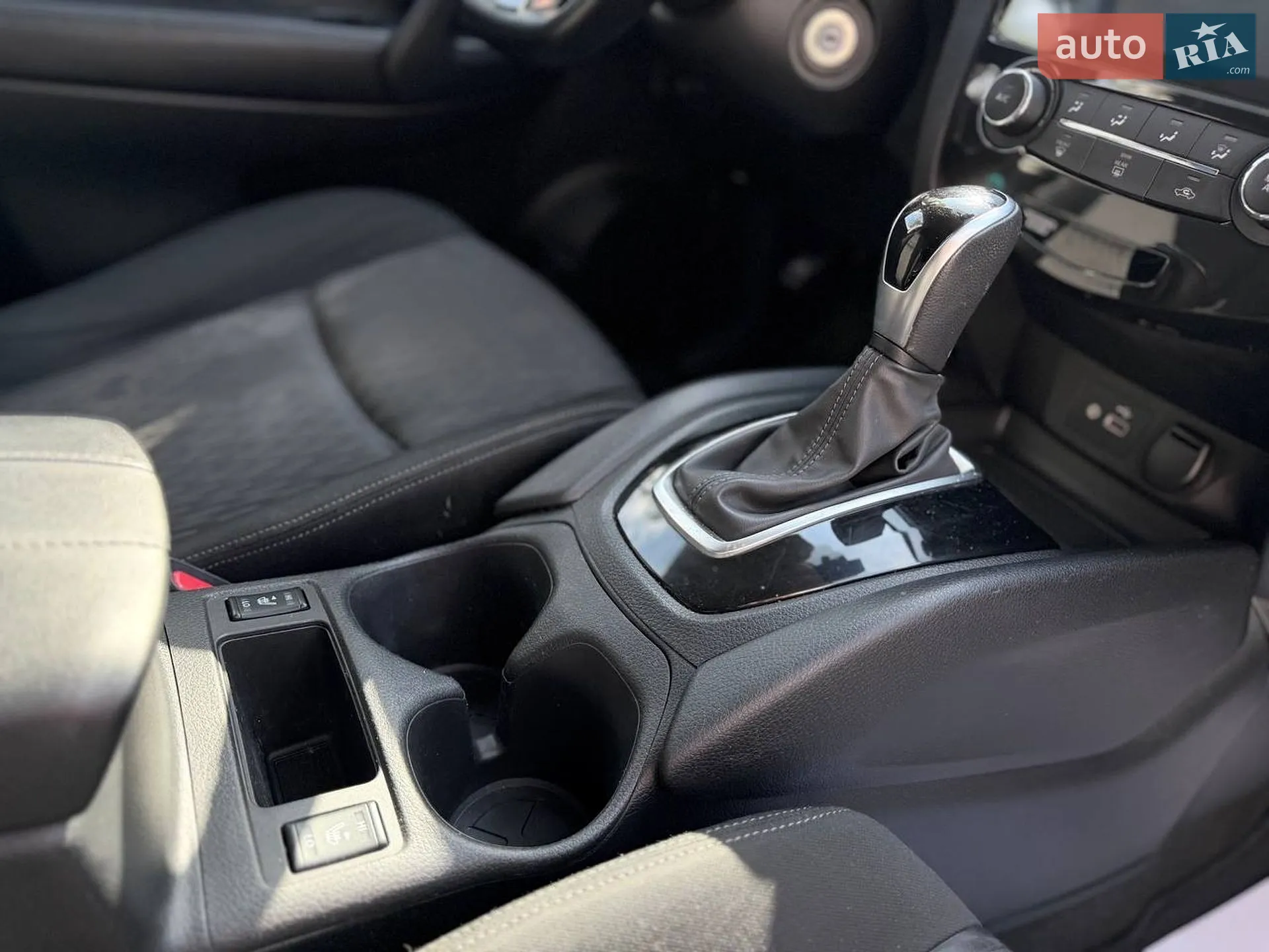 2019 Nissan Rogue - мініатюра 24