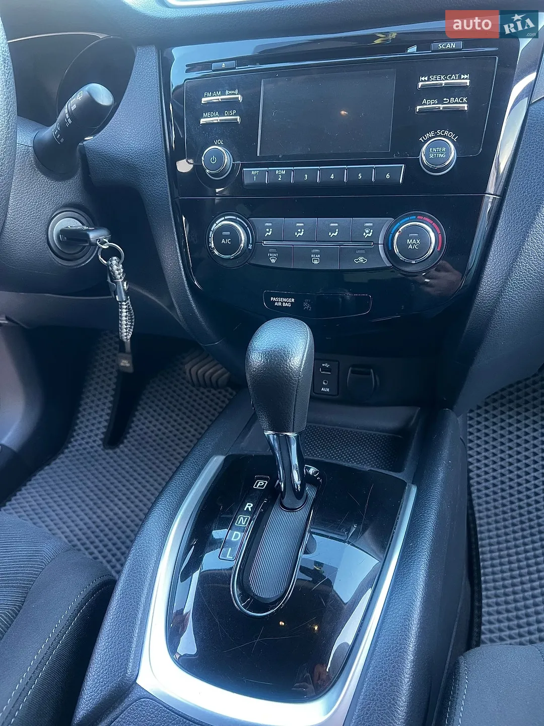 2016 Nissan Rogue - мініатюра 26