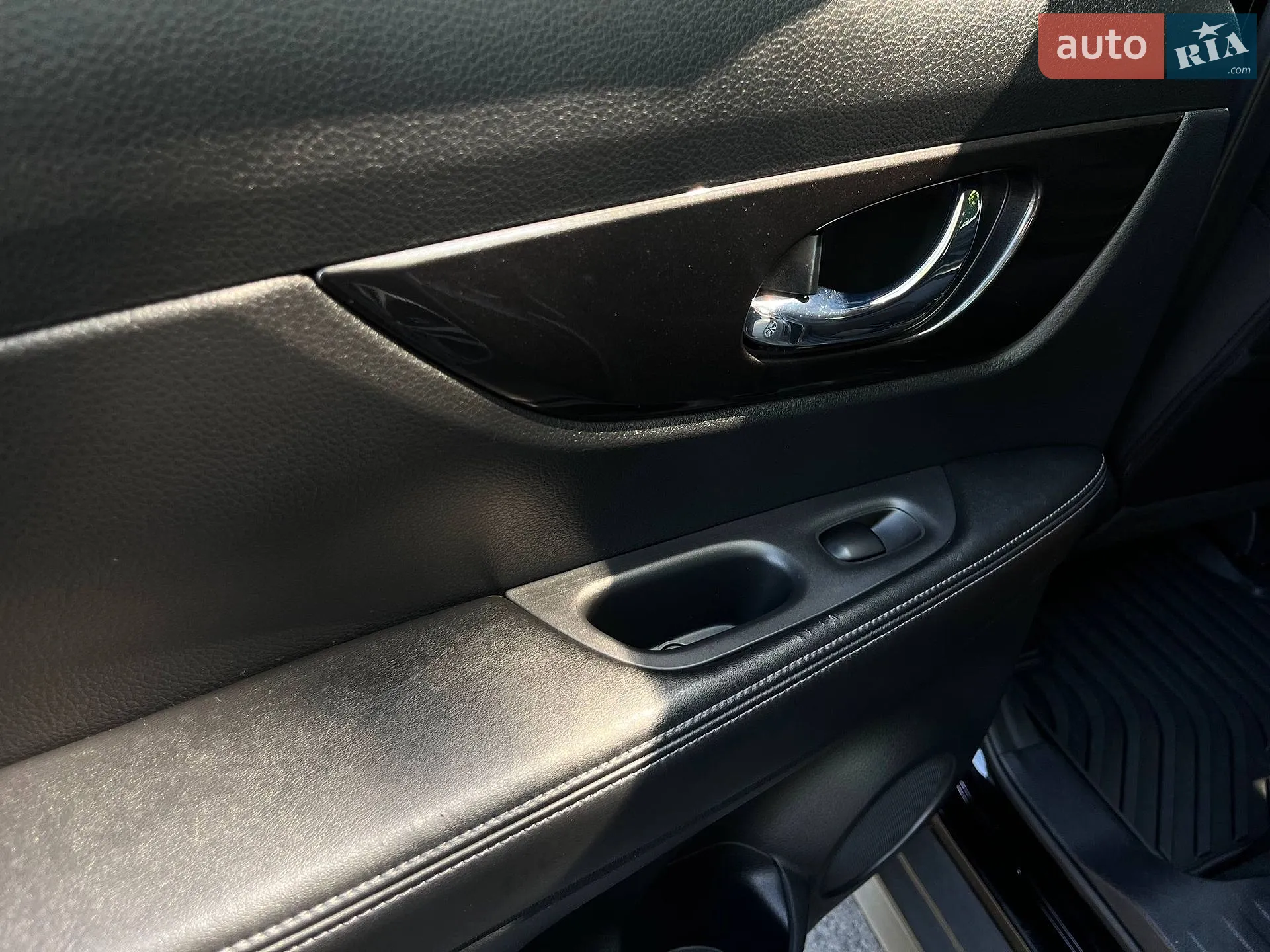 2019 Nissan Rogue - мініатюра 16