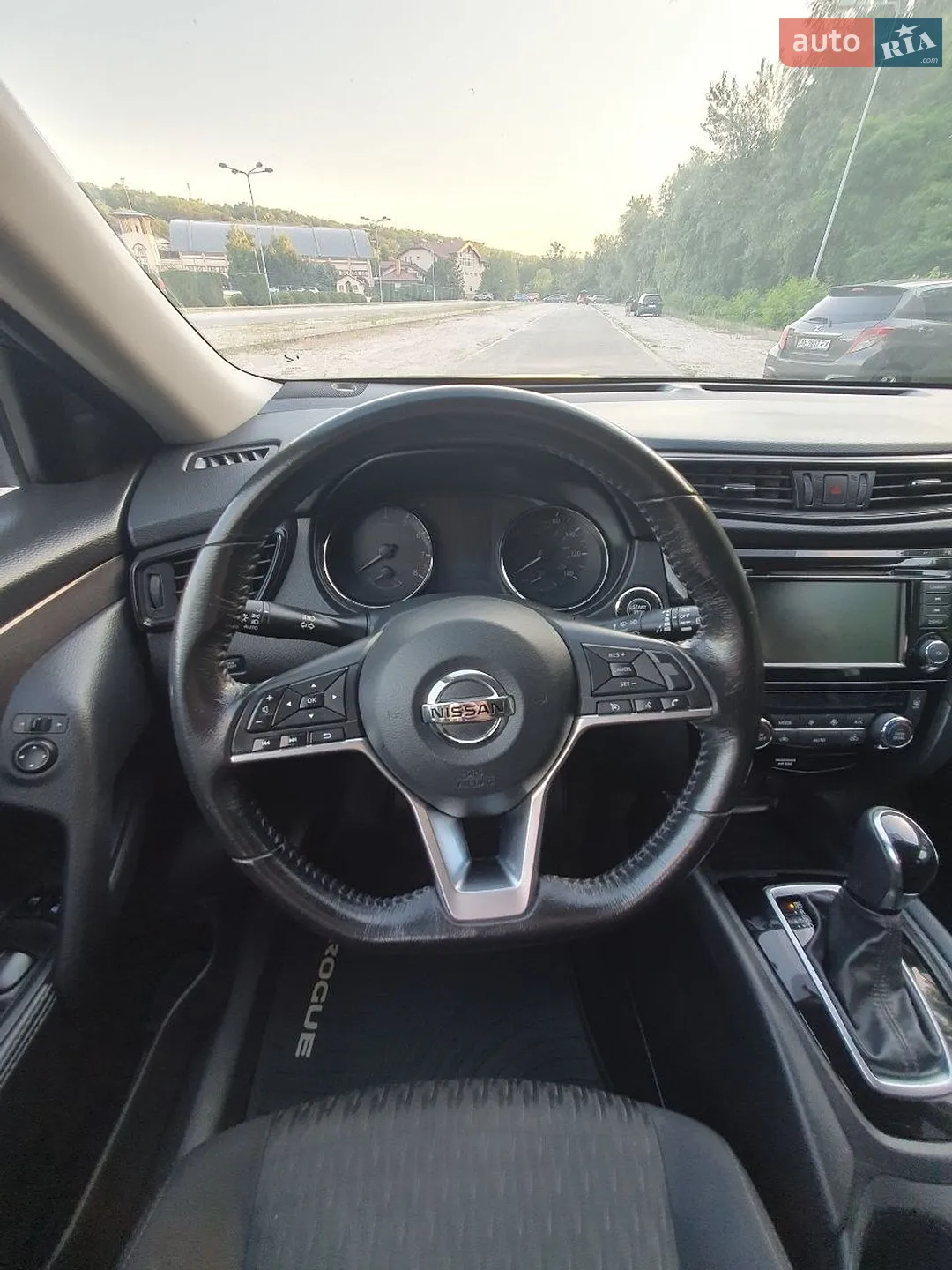 2018 Nissan Rogue - мініатюра 16