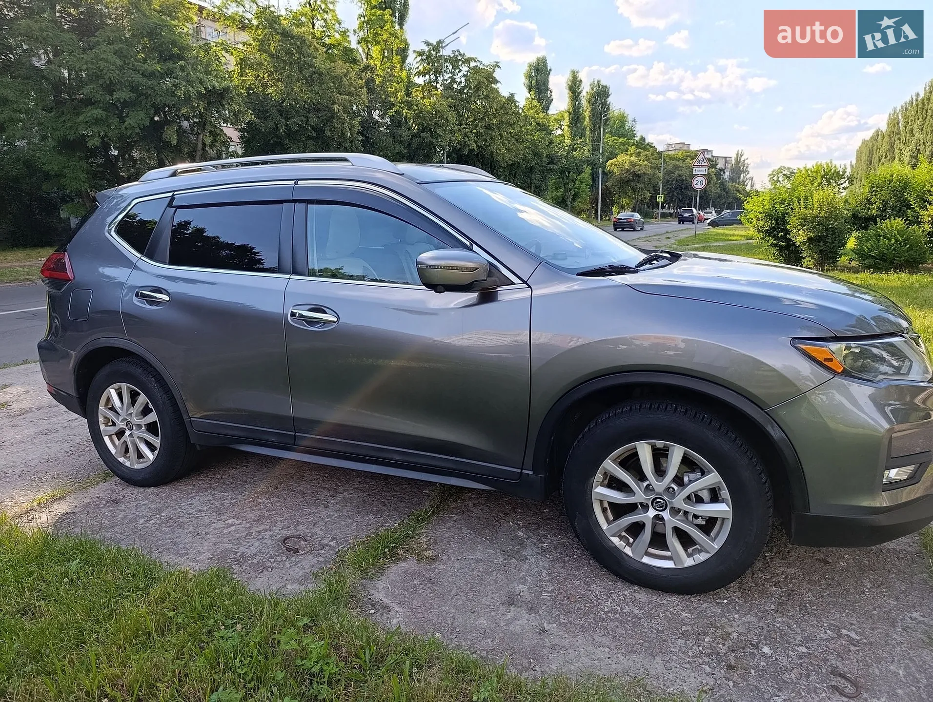 2018 Nissan Rogue - мініатюра 3