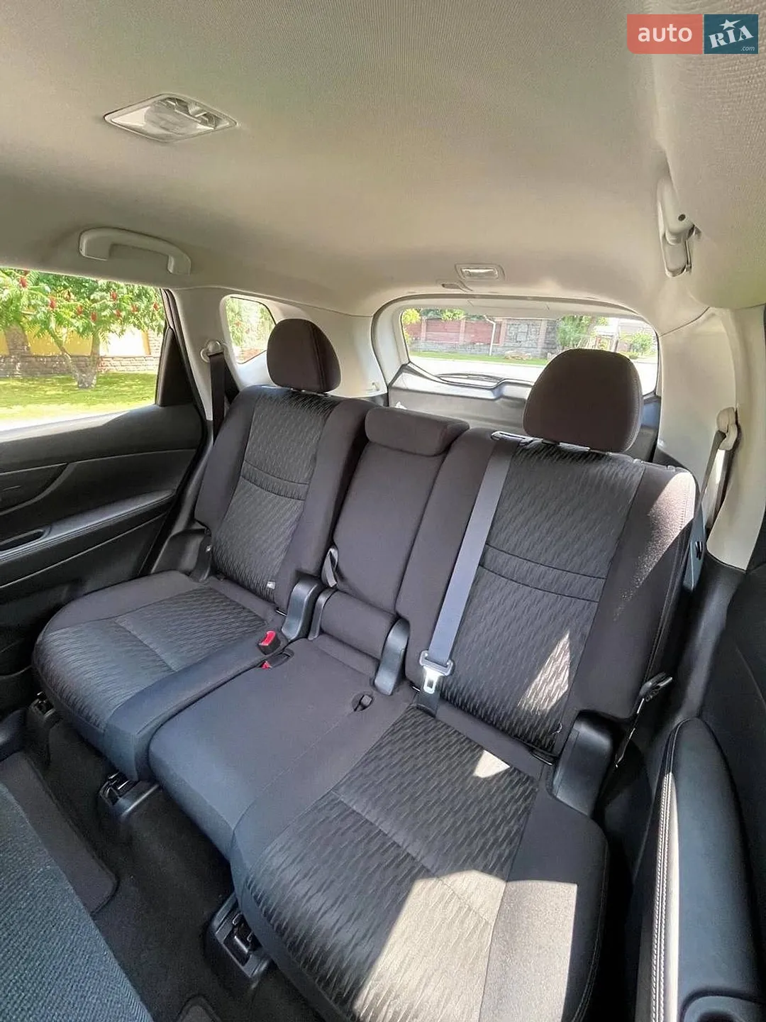 2019 Nissan Rogue - мініатюра 9