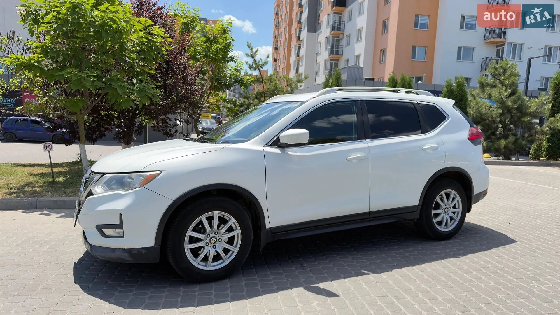 2017 Nissan Rogue - мініатюра 2