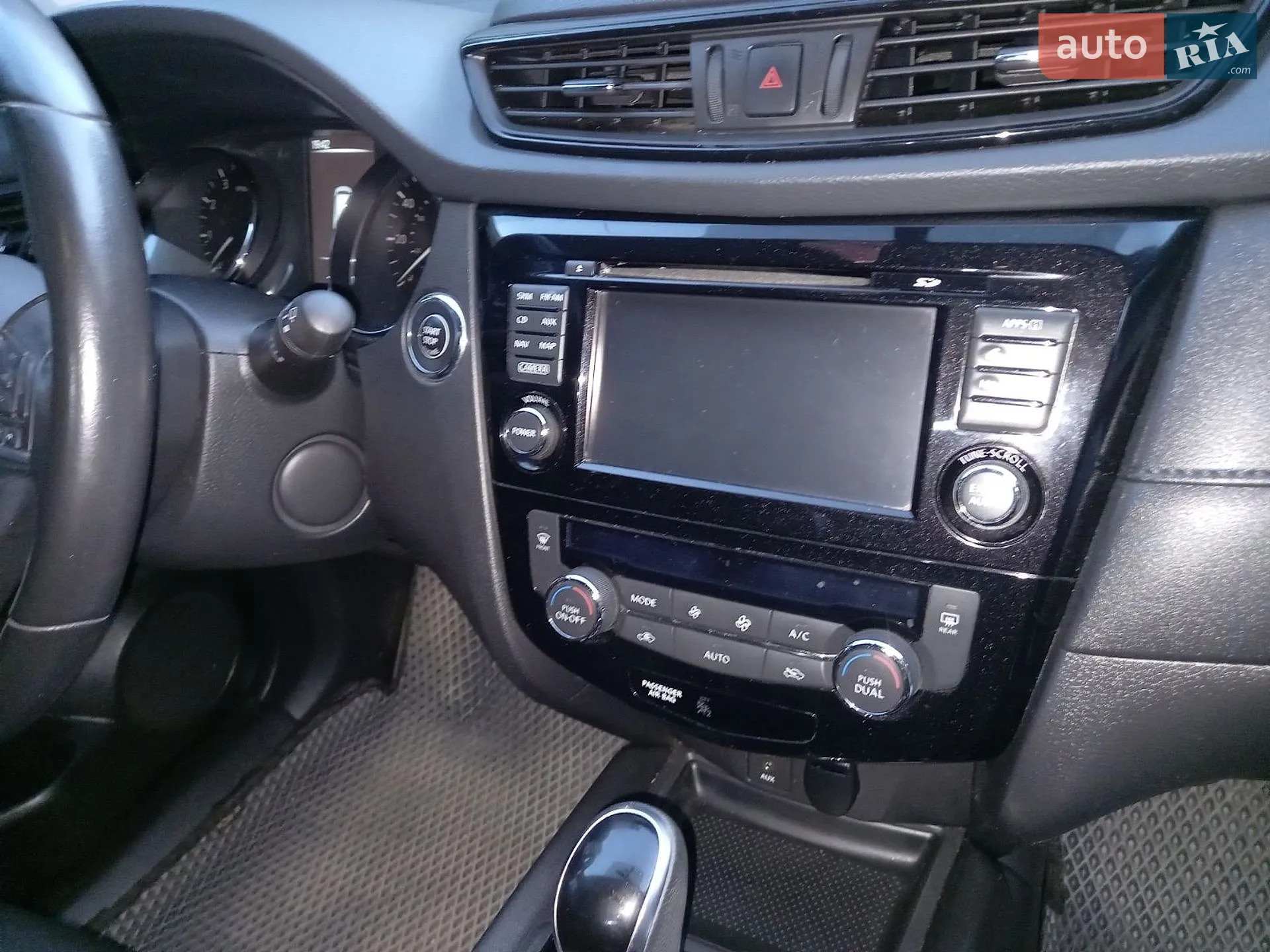 2017 Nissan Rogue - мініатюра 12
