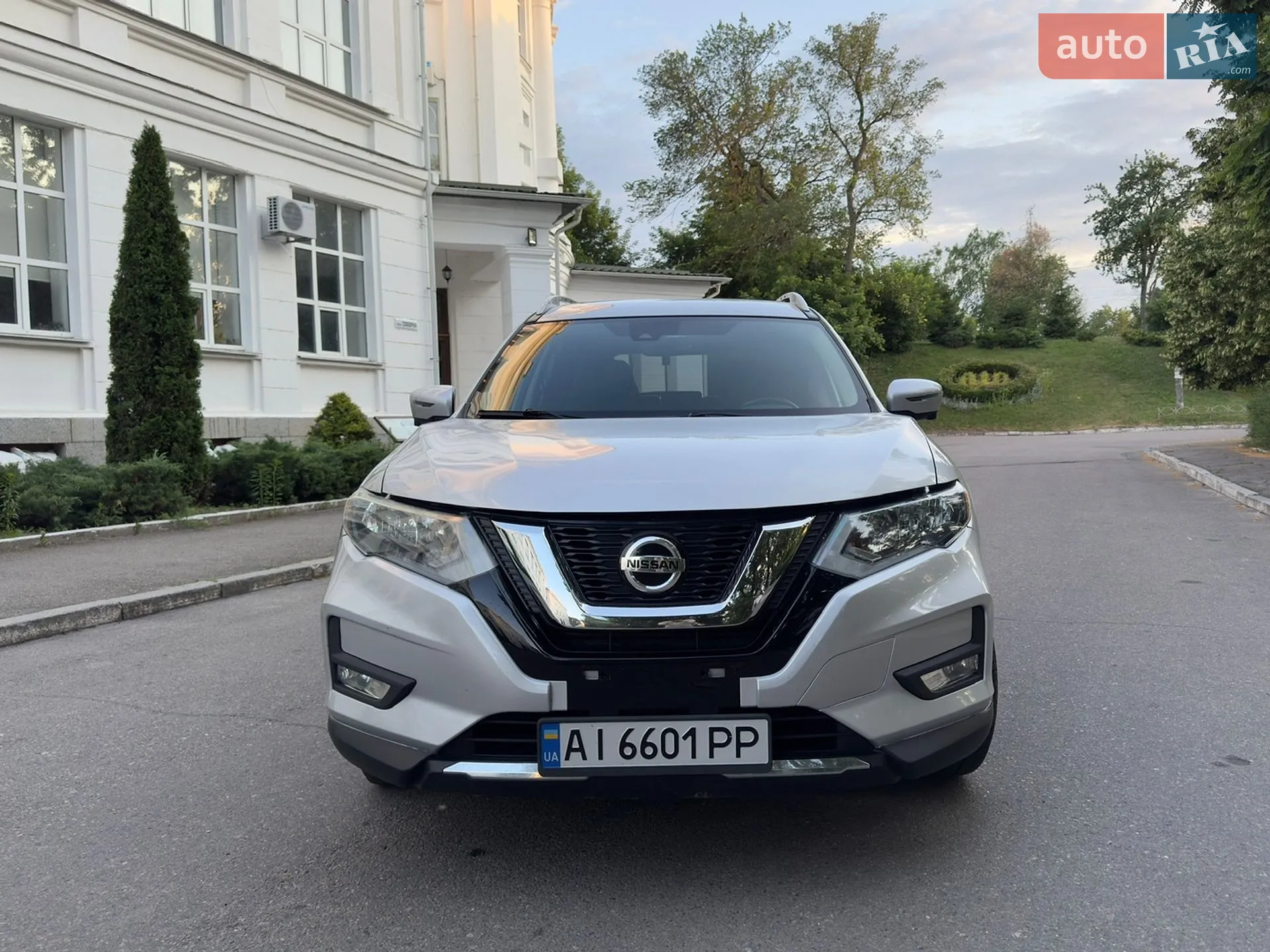 2017 Nissan Rogue - фото 1