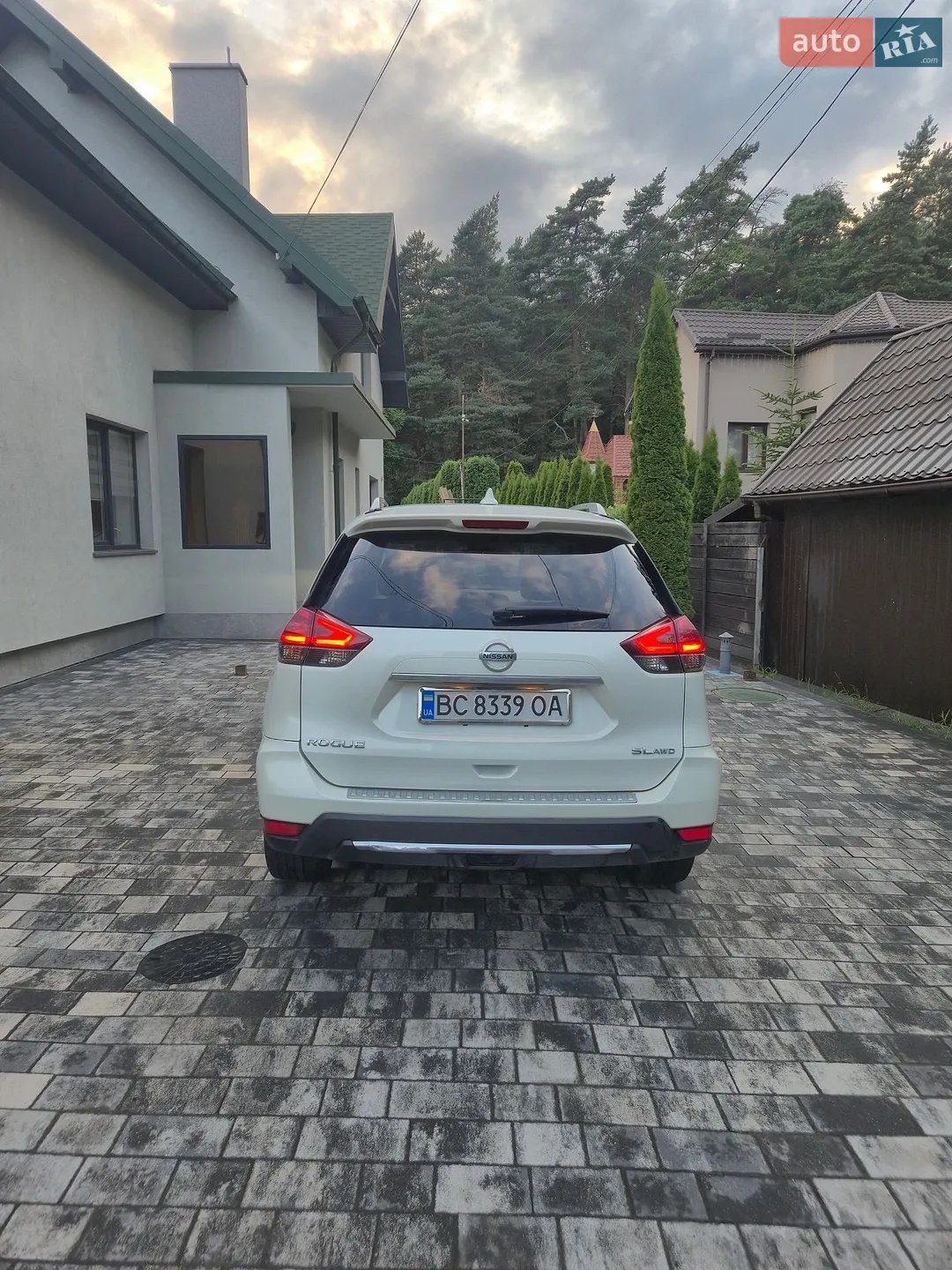 2017 Nissan Rogue - мініатюра 2