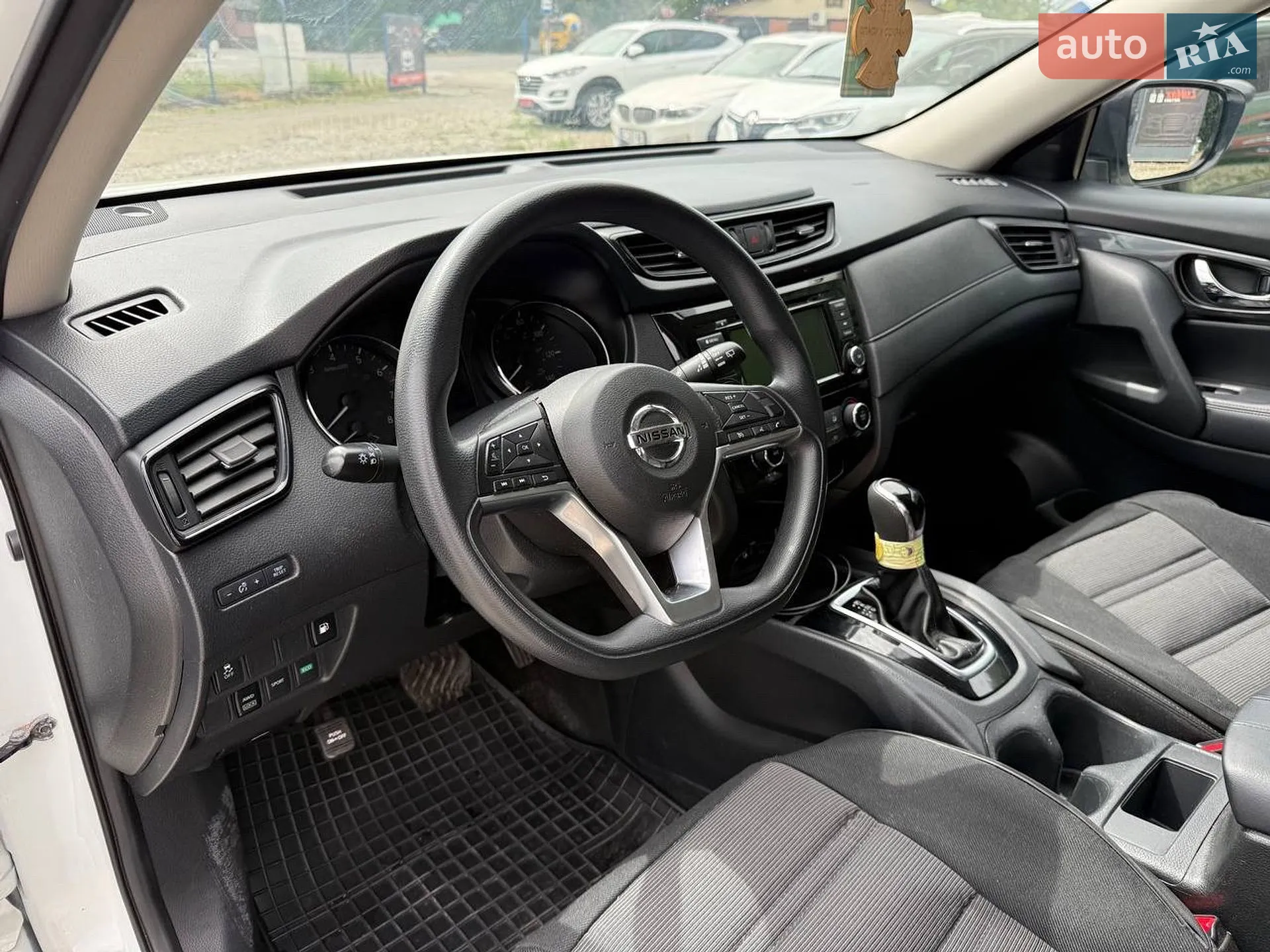 2018 Nissan Rogue - мініатюра 16