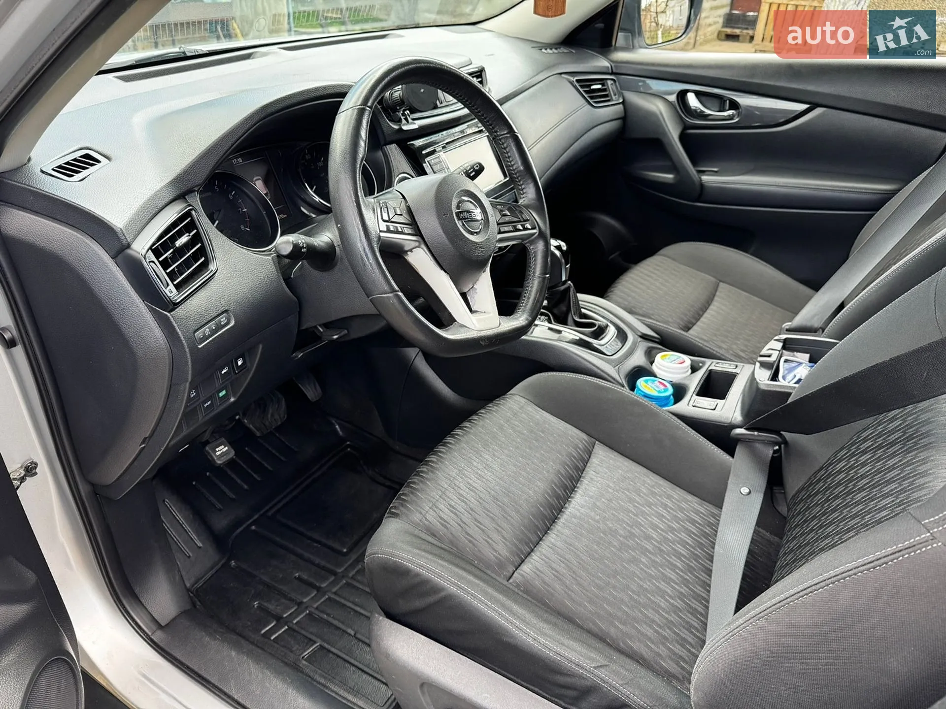 2018 Nissan Rogue - мініатюра 8