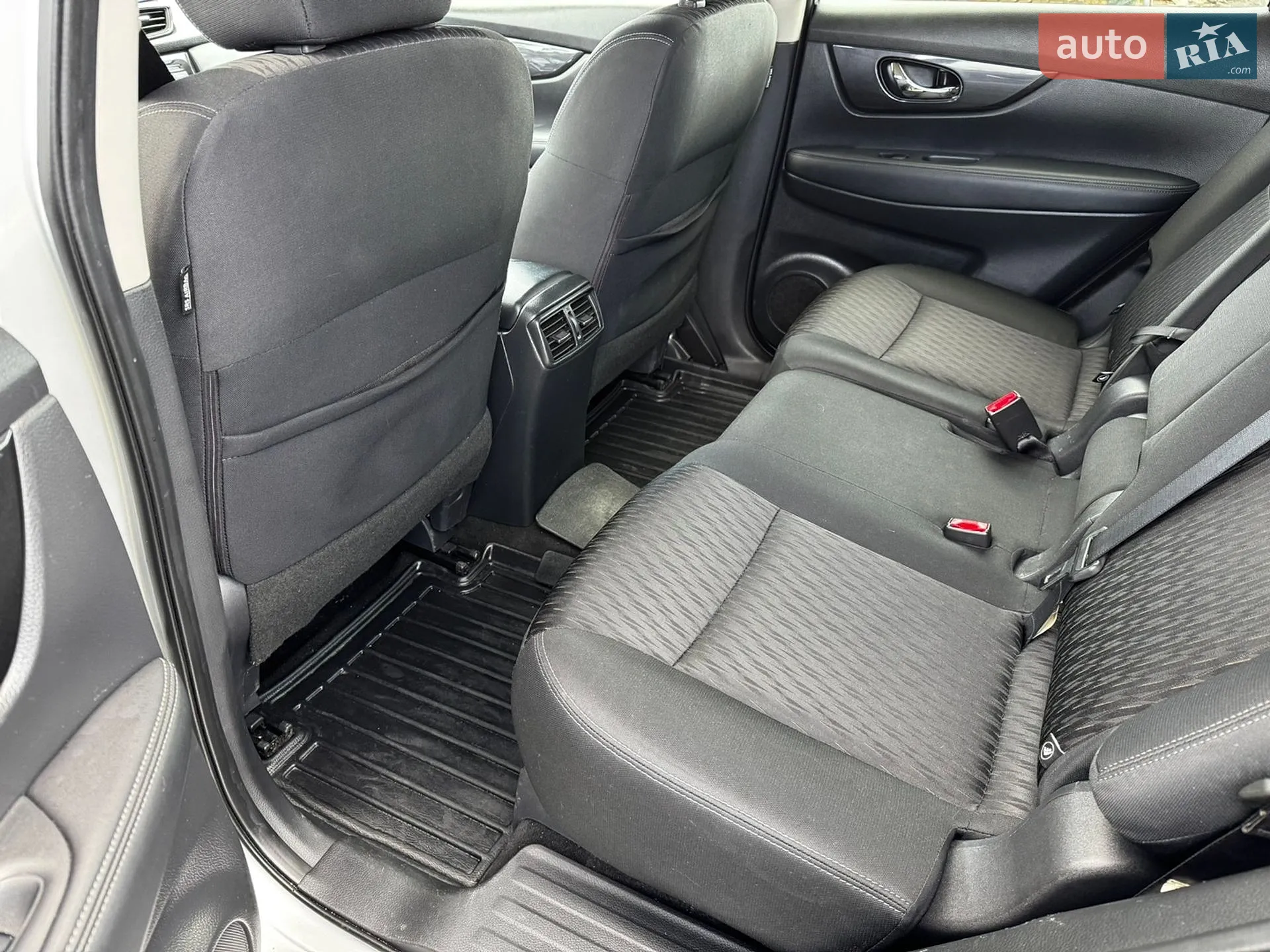 2018 Nissan Rogue - мініатюра 11
