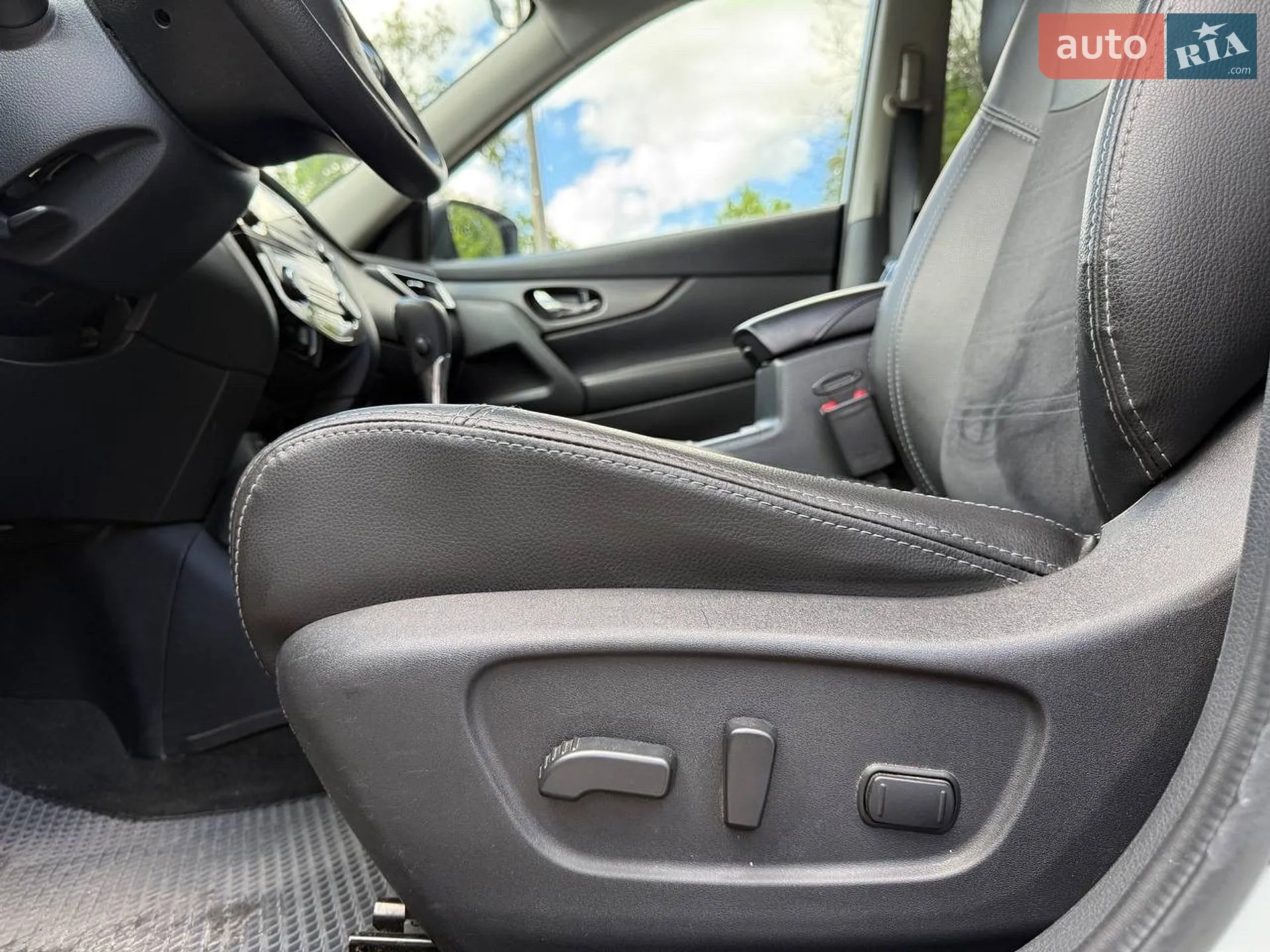 2015 Nissan Rogue - мініатюра 10