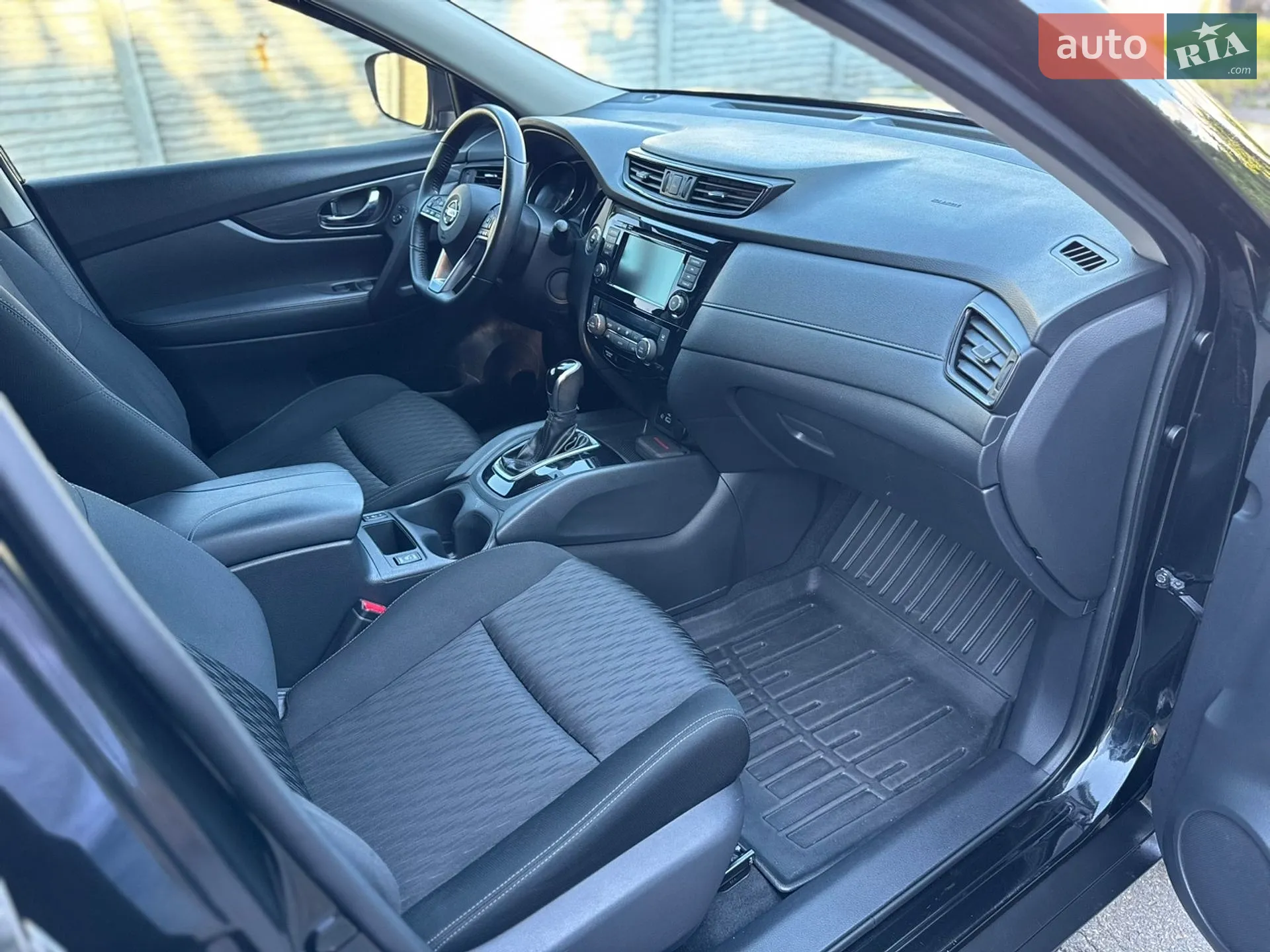 2019 Nissan Rogue - мініатюра 22