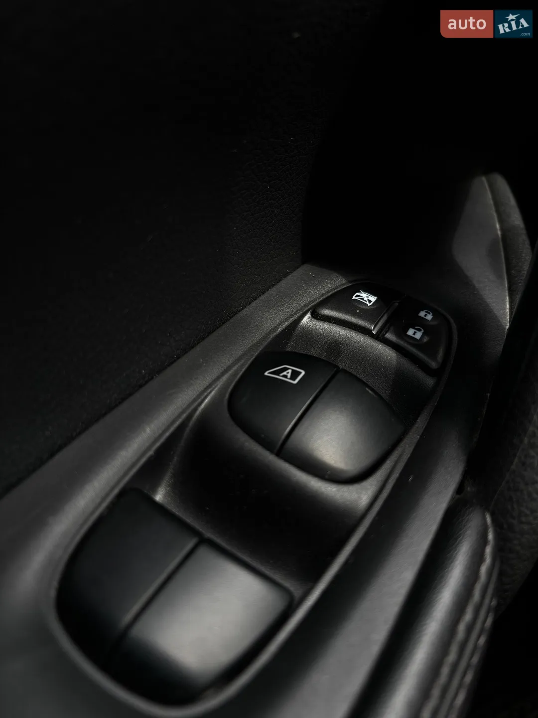 2016 Nissan Rogue - мініатюра 32