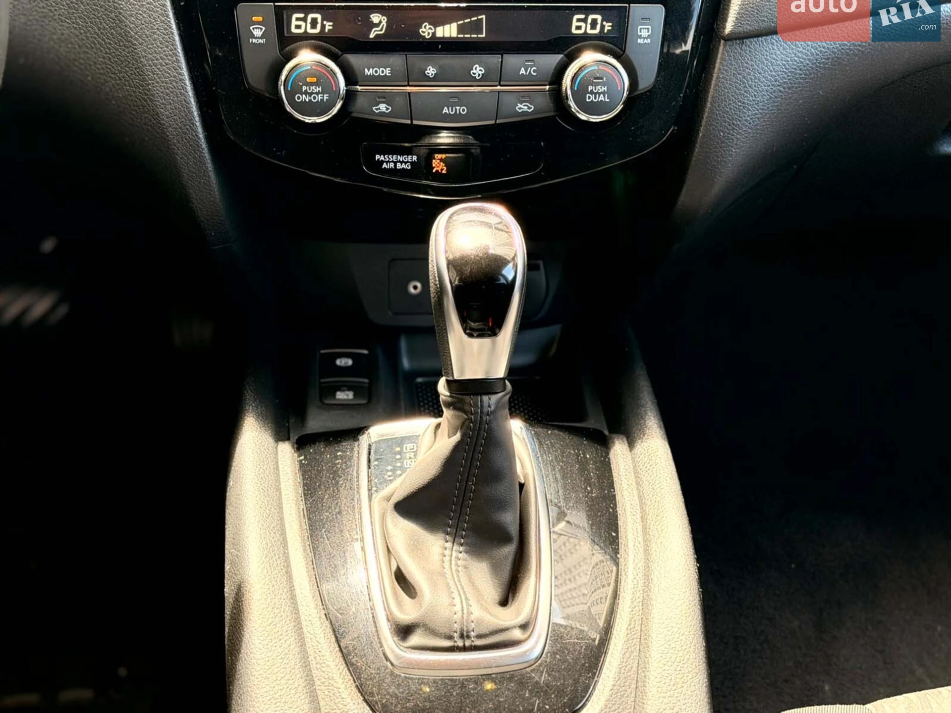 2019 Nissan Rogue - мініатюра 18