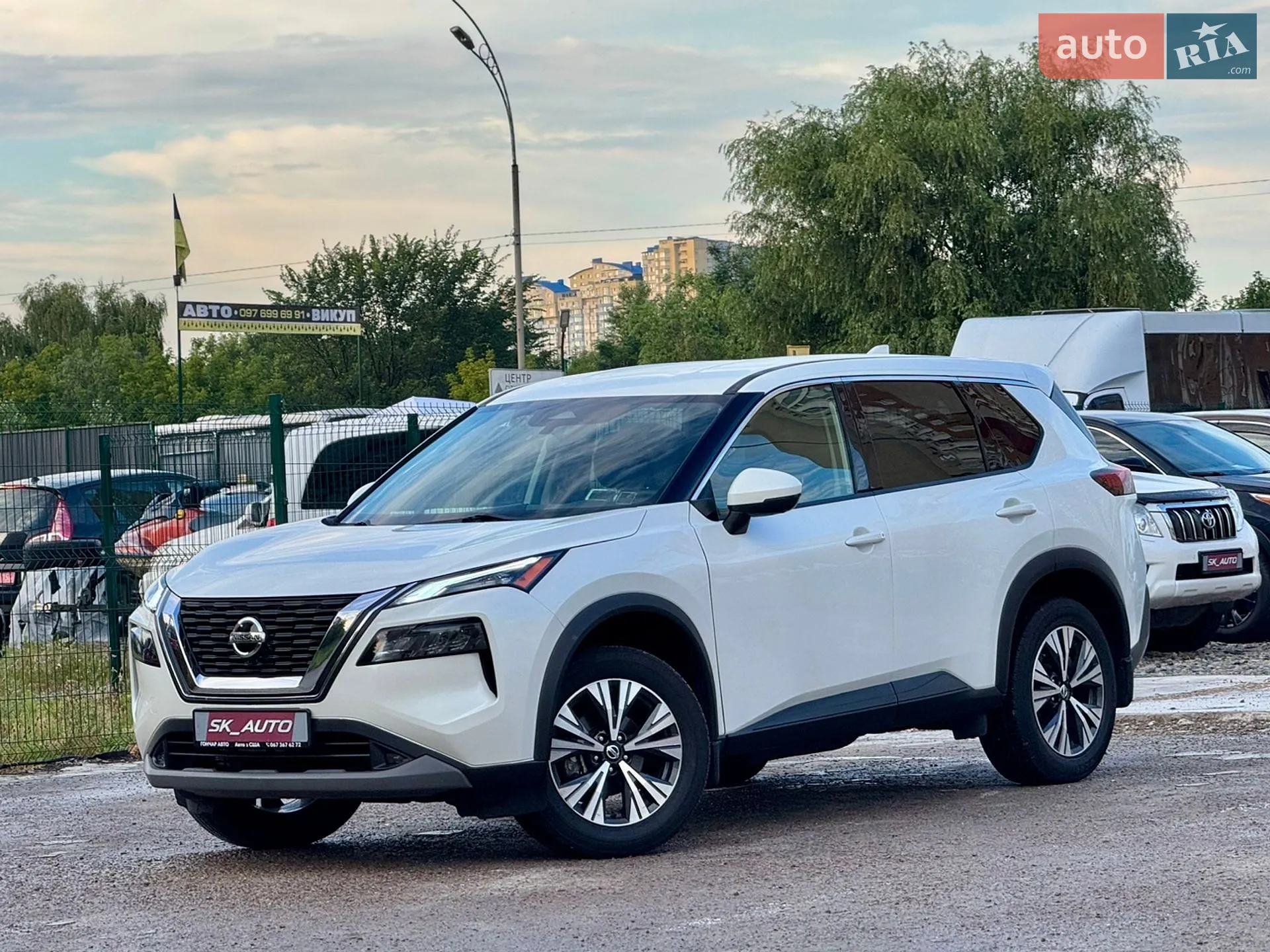 2021 Nissan Rogue - фото 1
