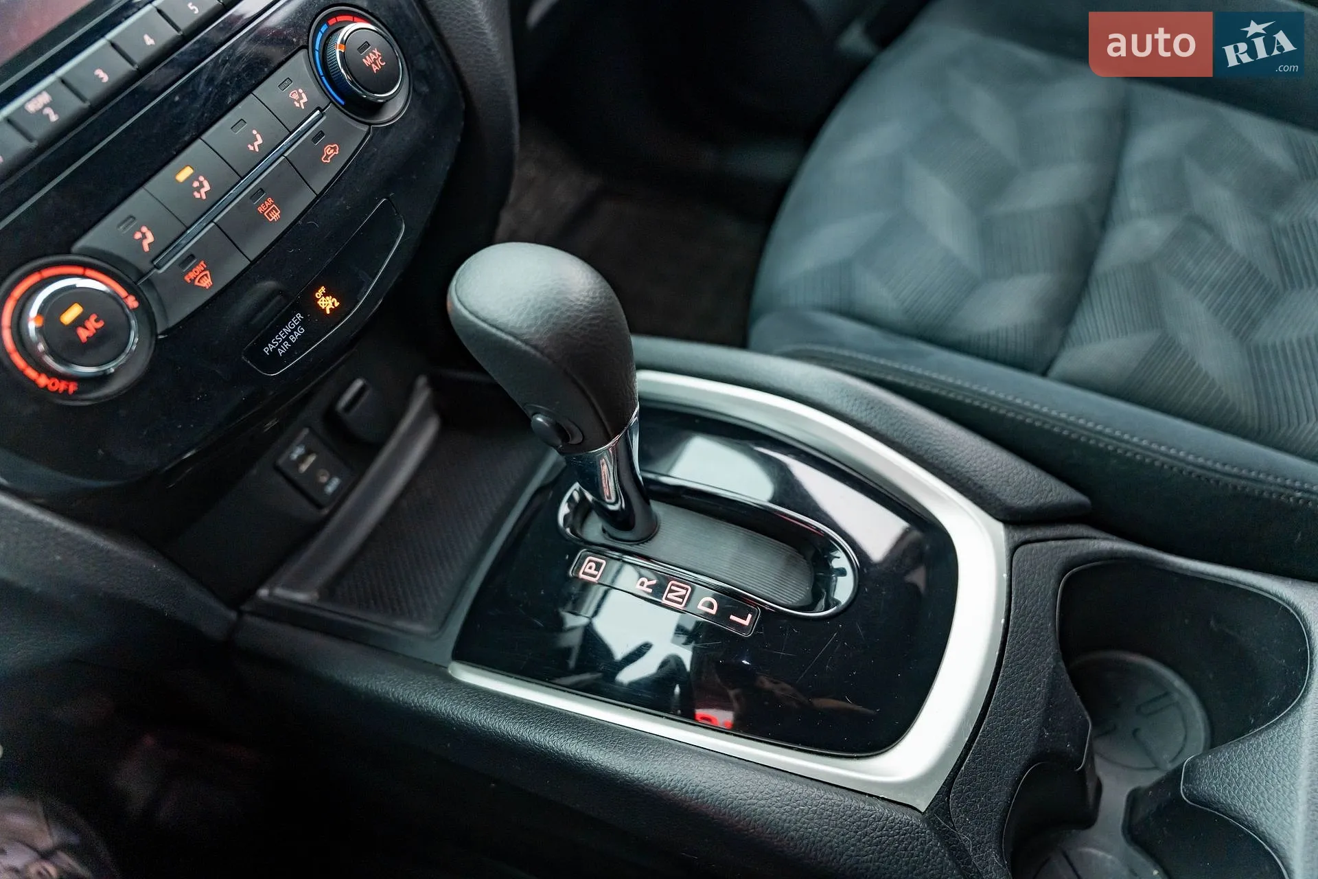 2016 Nissan Rogue - мініатюра 17