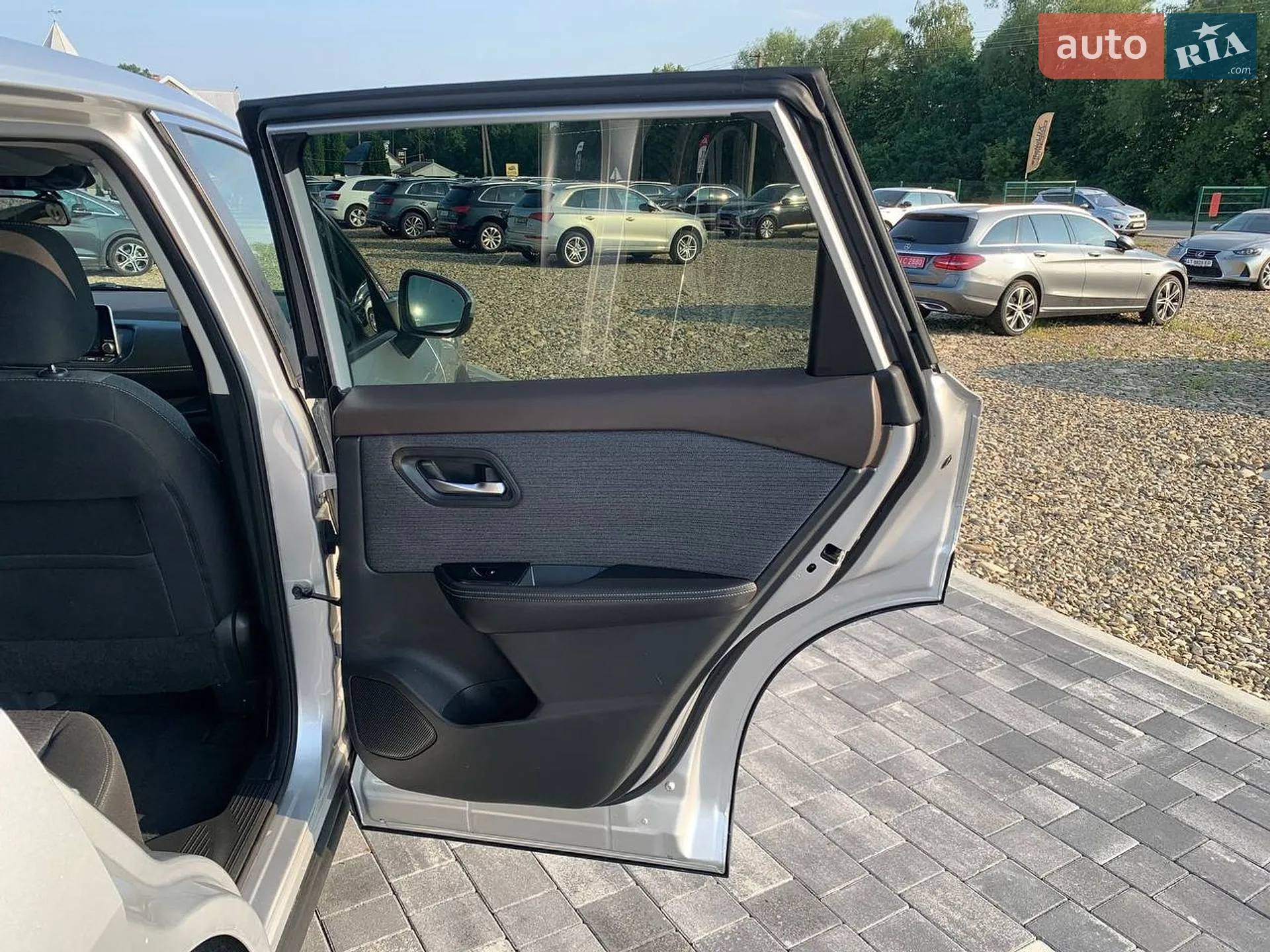 2022 Nissan Rogue - мініатюра 13
