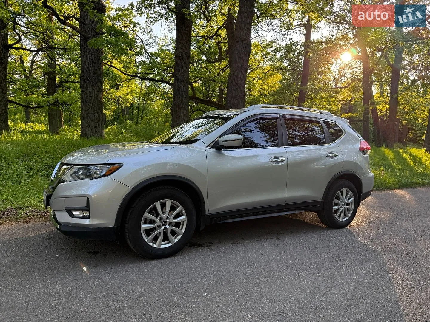 2017 Nissan Rogue - мініатюра 2