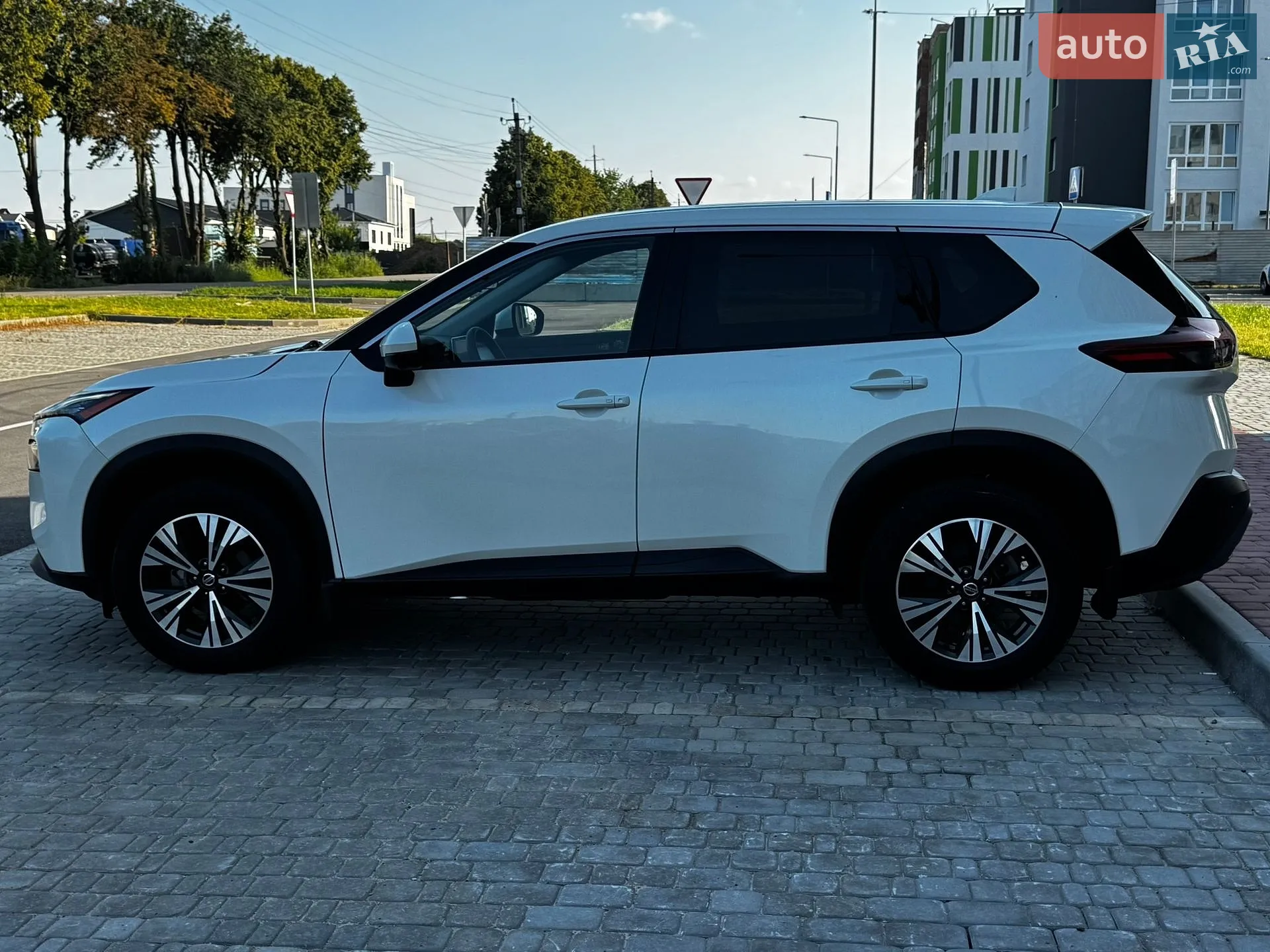 2020 Nissan Rogue - мініатюра 9
