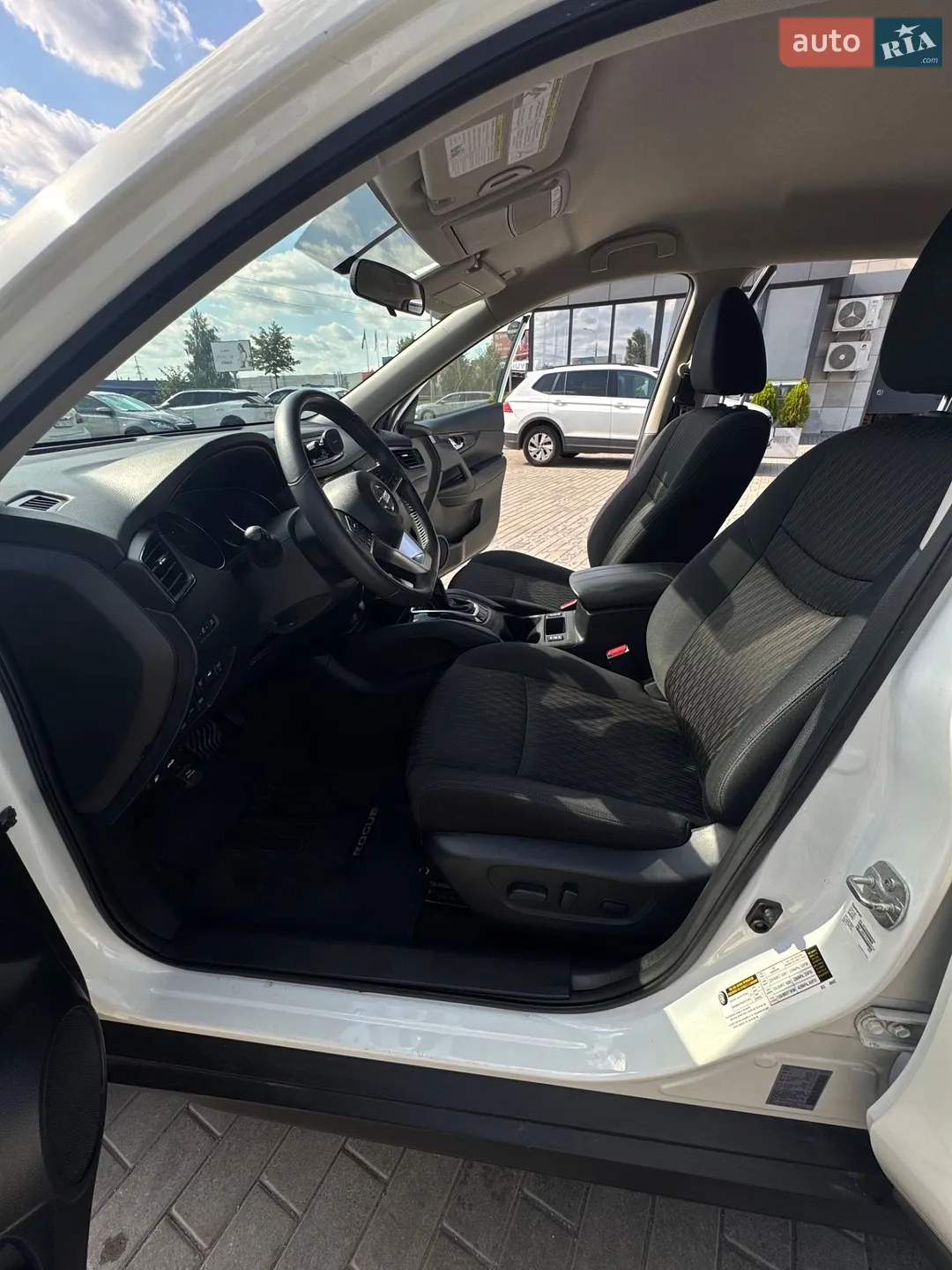 2017 Nissan Rogue - мініатюра 20