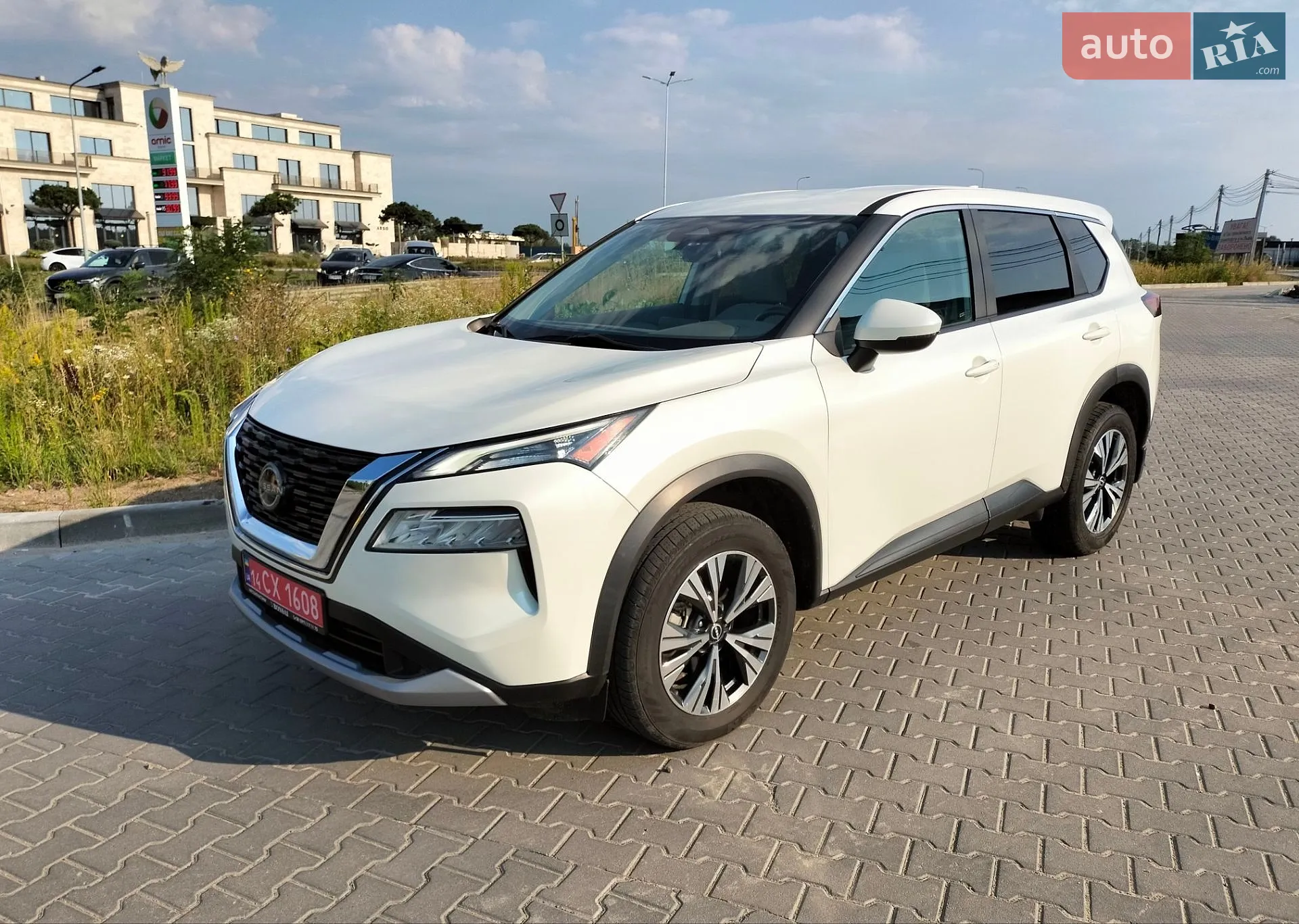 2022 Nissan Rogue - фото 1