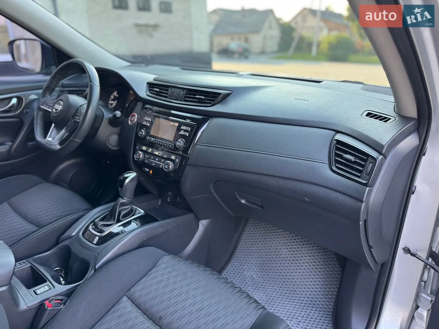 2016 Nissan Rogue - мініатюра 39